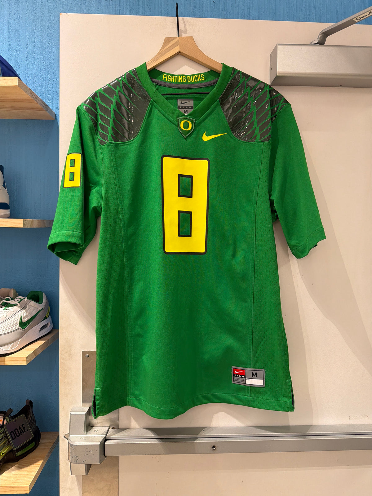 Oregon #8 Mariota Jersey (Medium)