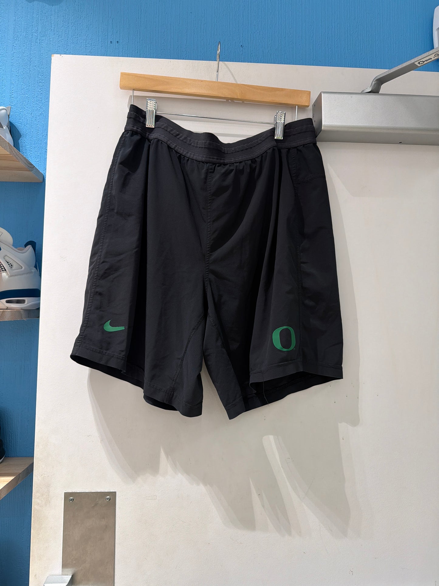 Oregon Team Issued Shorts (L)