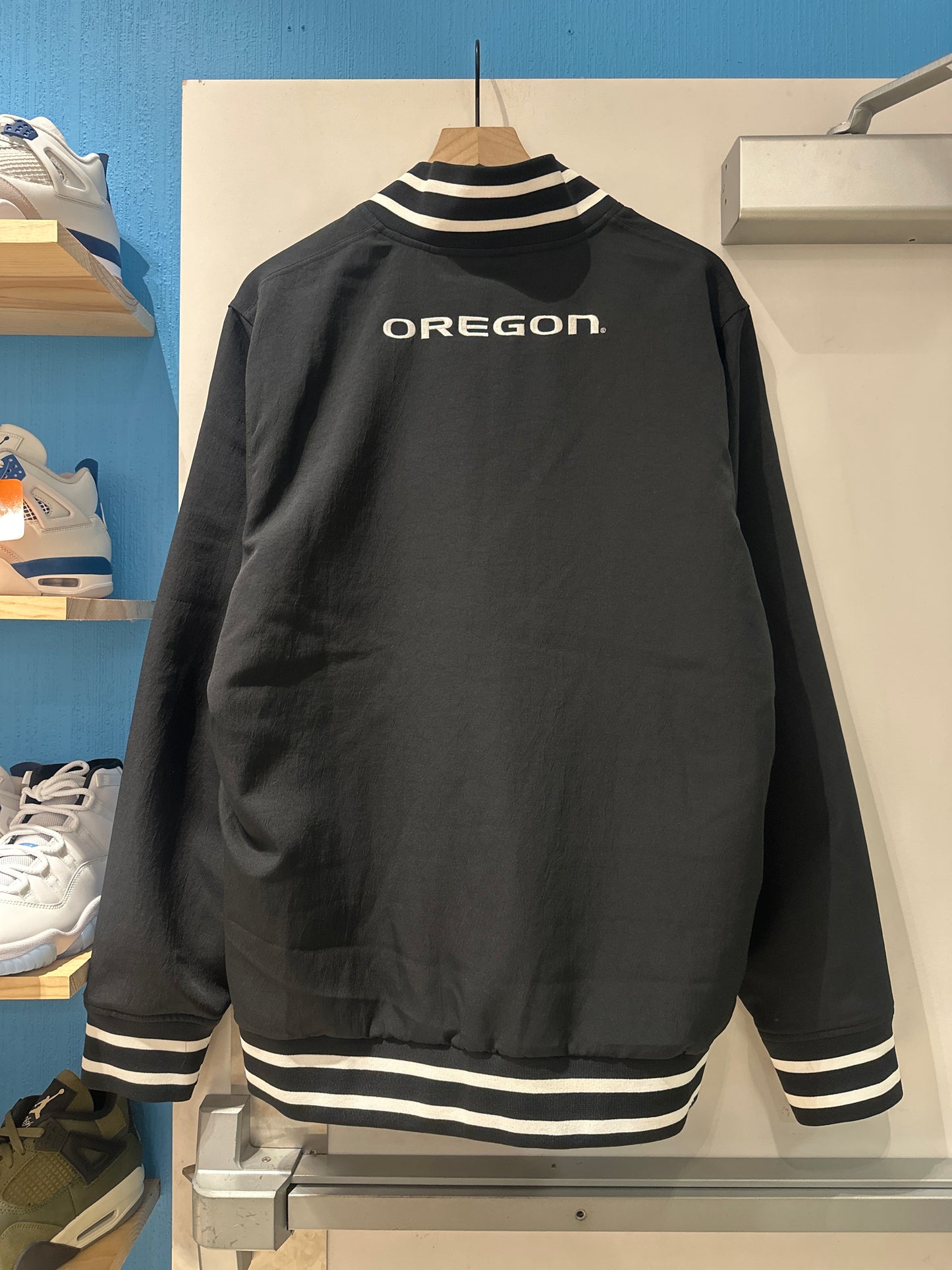 Oregon Team Issued Jacket(L)