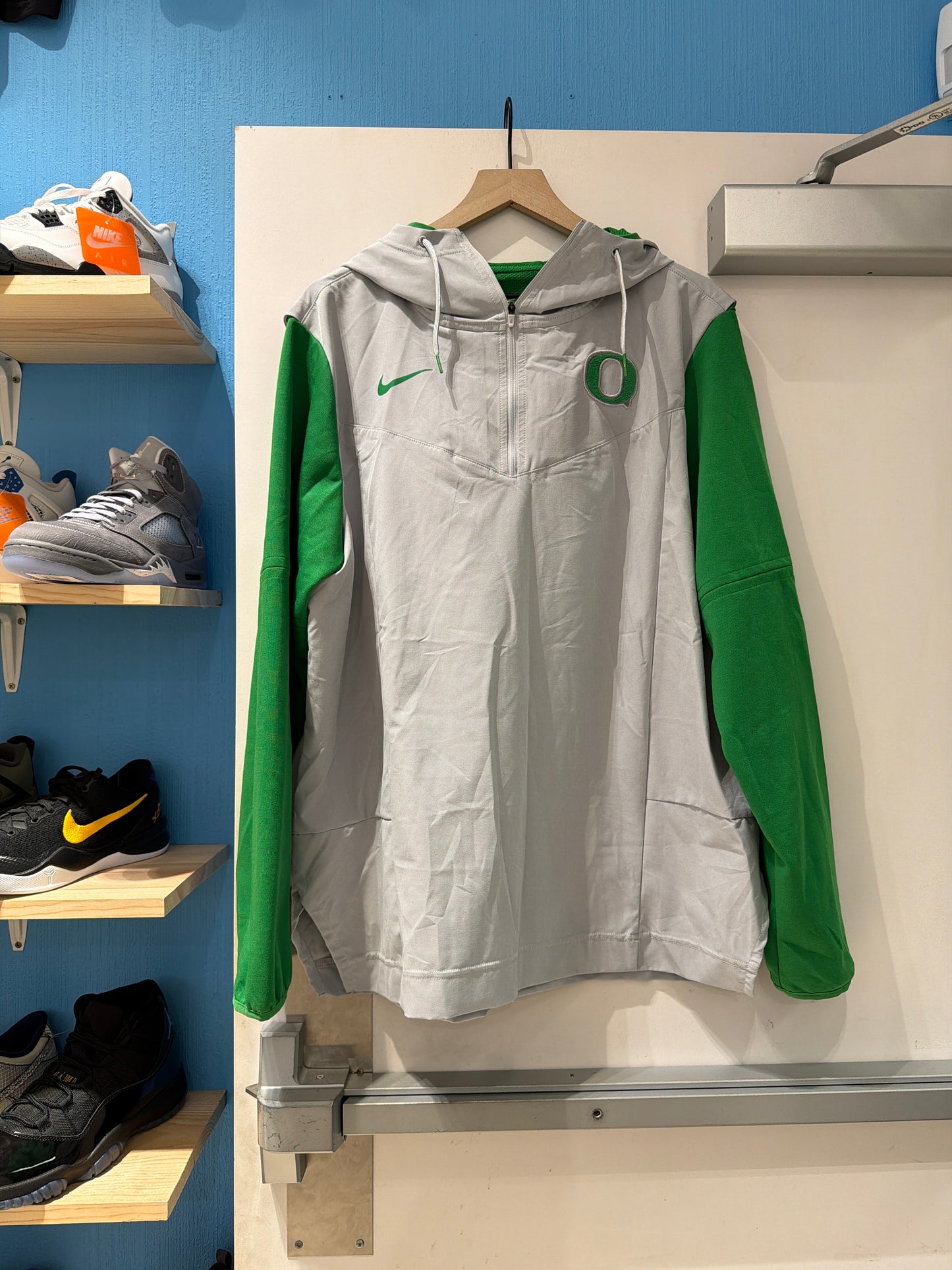 Oregon Team Issued Nike Jacket (L)