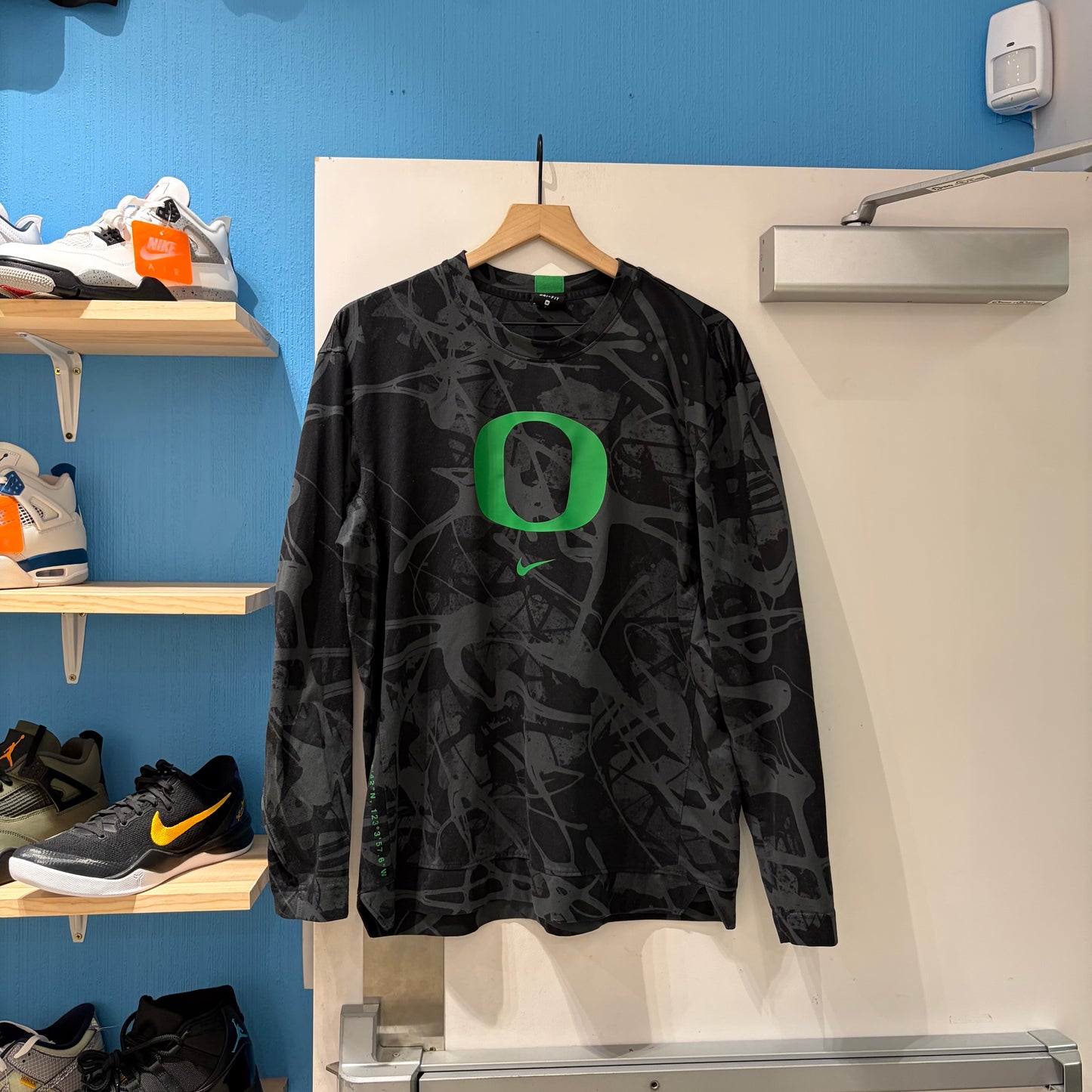 Oregon Team Issued Long Sleeve (Medium)