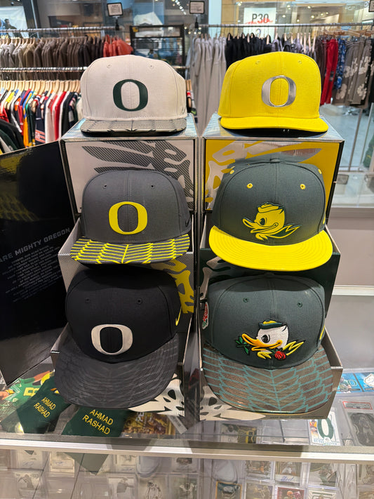 2013 Oregon Ducks Rare Limited Edition Hat Box (6 hats)