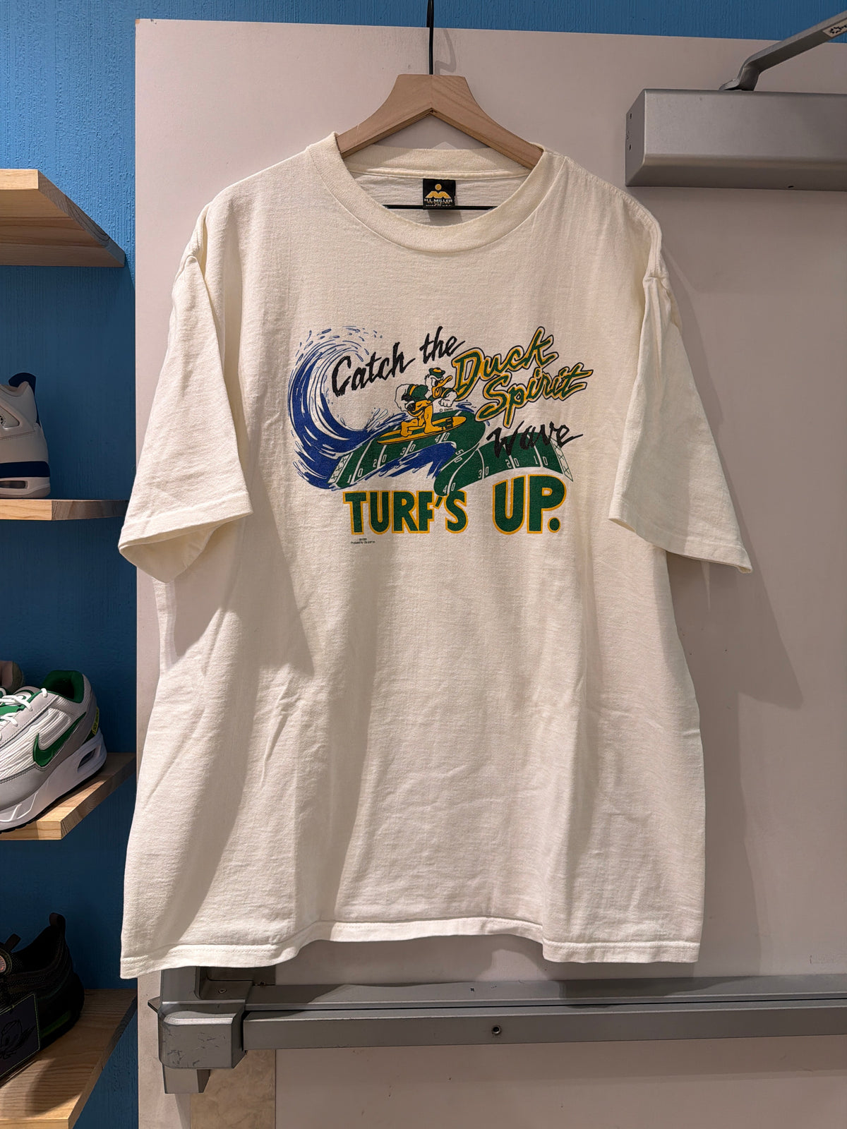 Rare 90’s Oregon Duck Wave Tee (XXL)