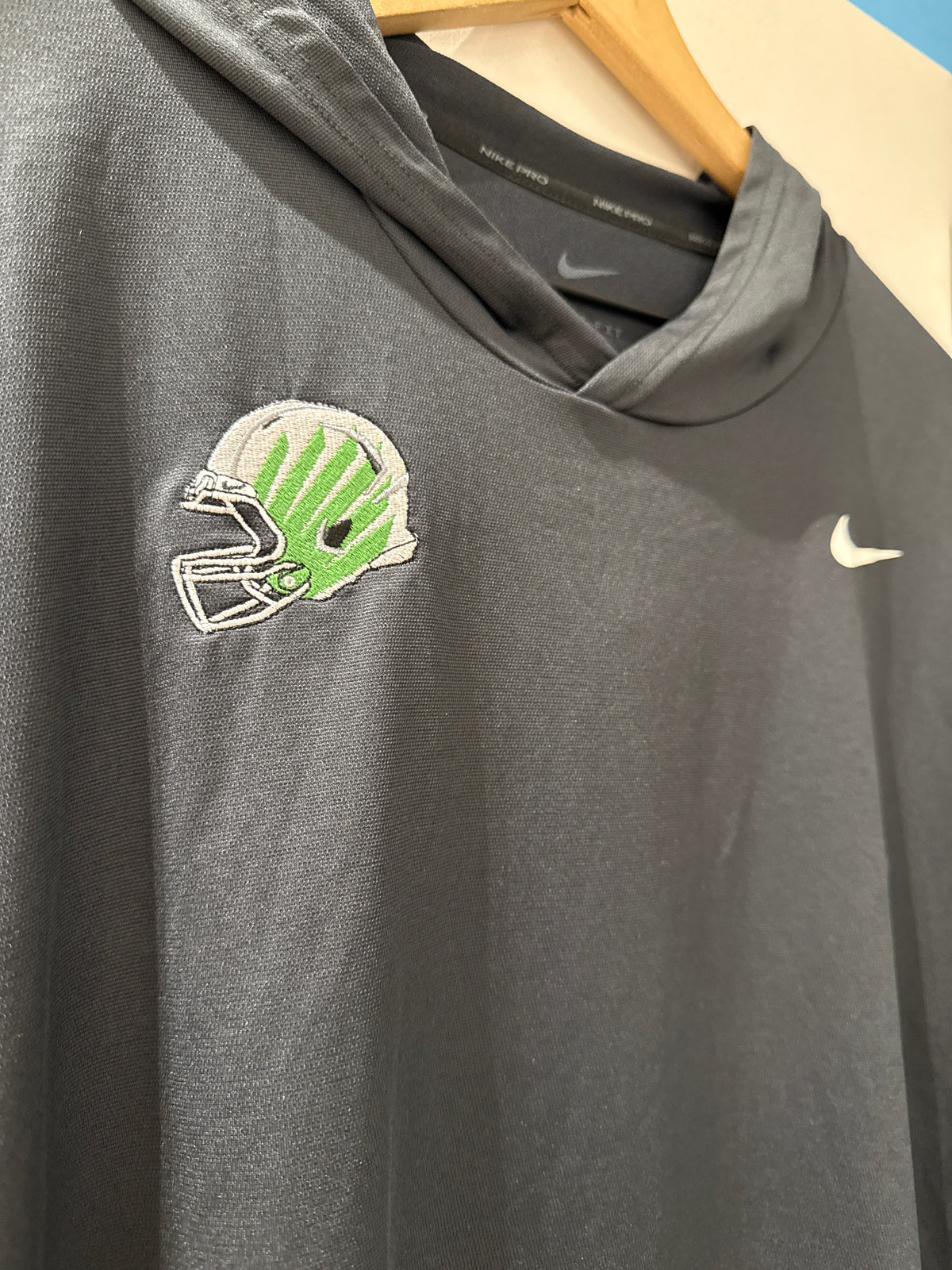 Rare Oregon Ducks Team Issued Hooded Long Sleeve (L)