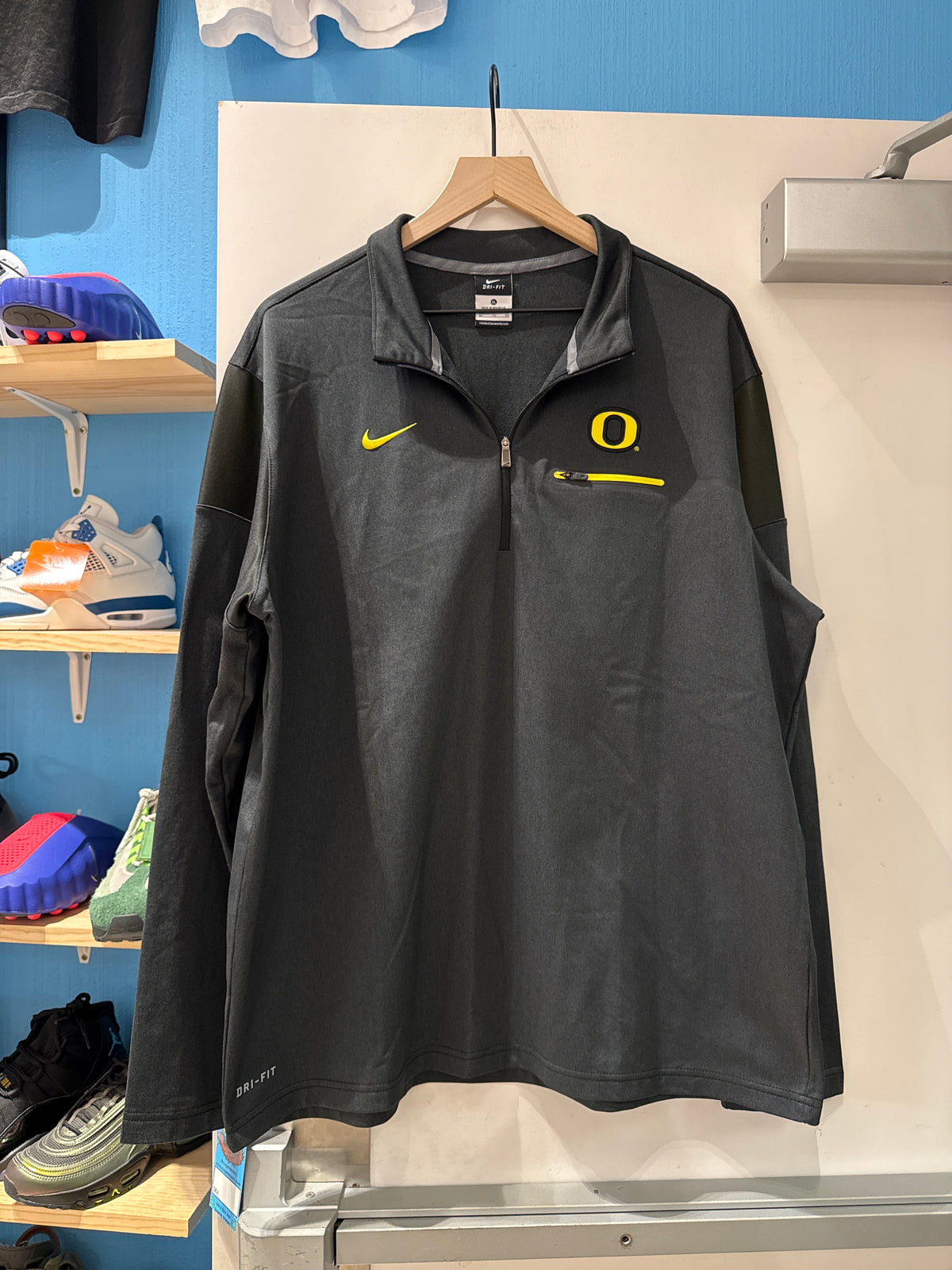 Nike Oregon Ducks Q-Zip (XL)