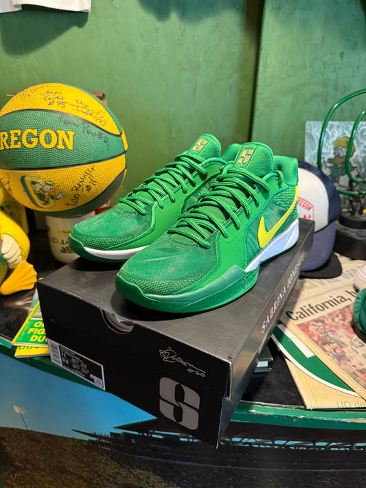 Oregon Nike Sabrina 2s Brand New Size 9.5 Men’s