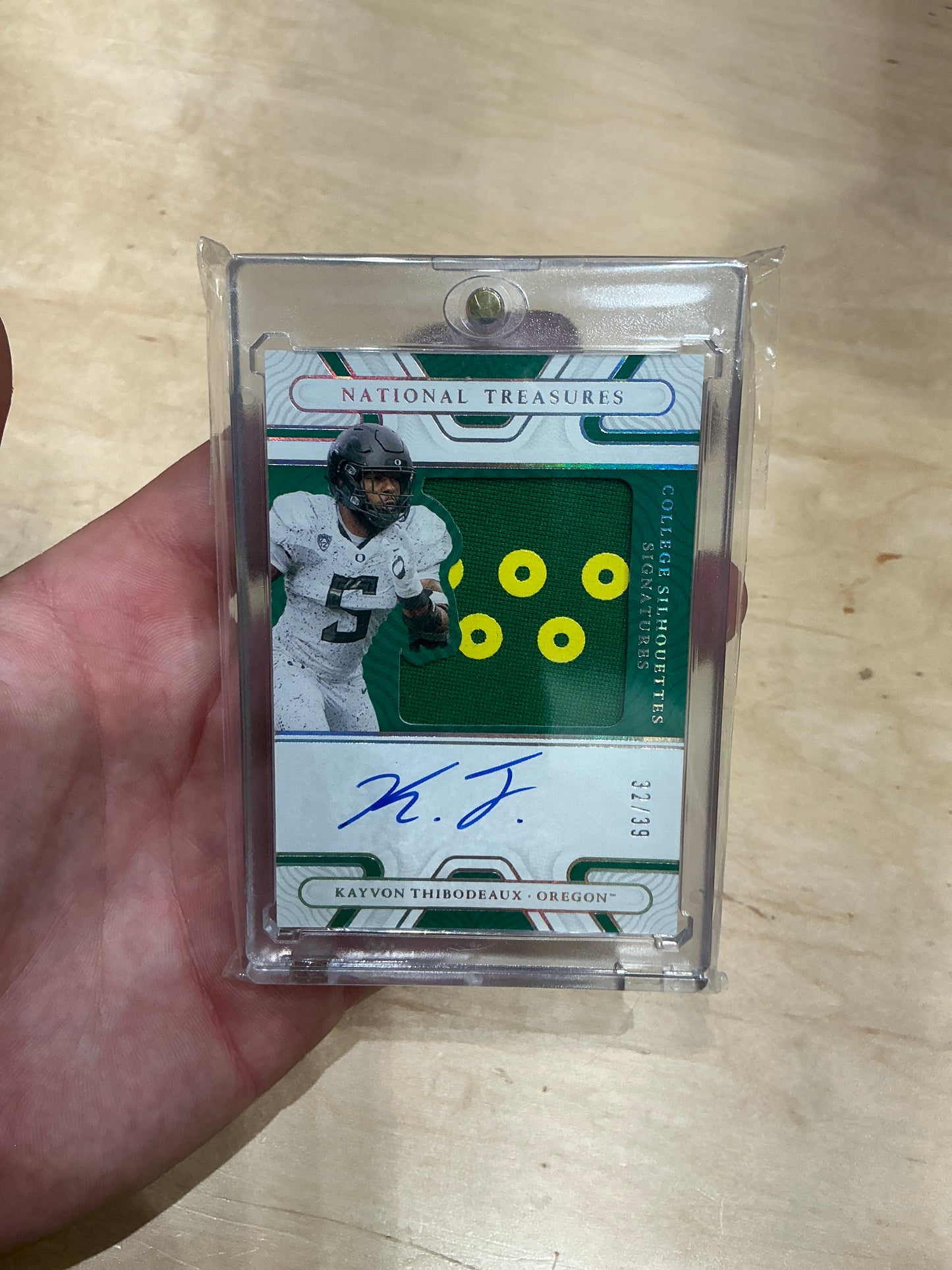 Kayvon Thibdeaux Auto 32/39