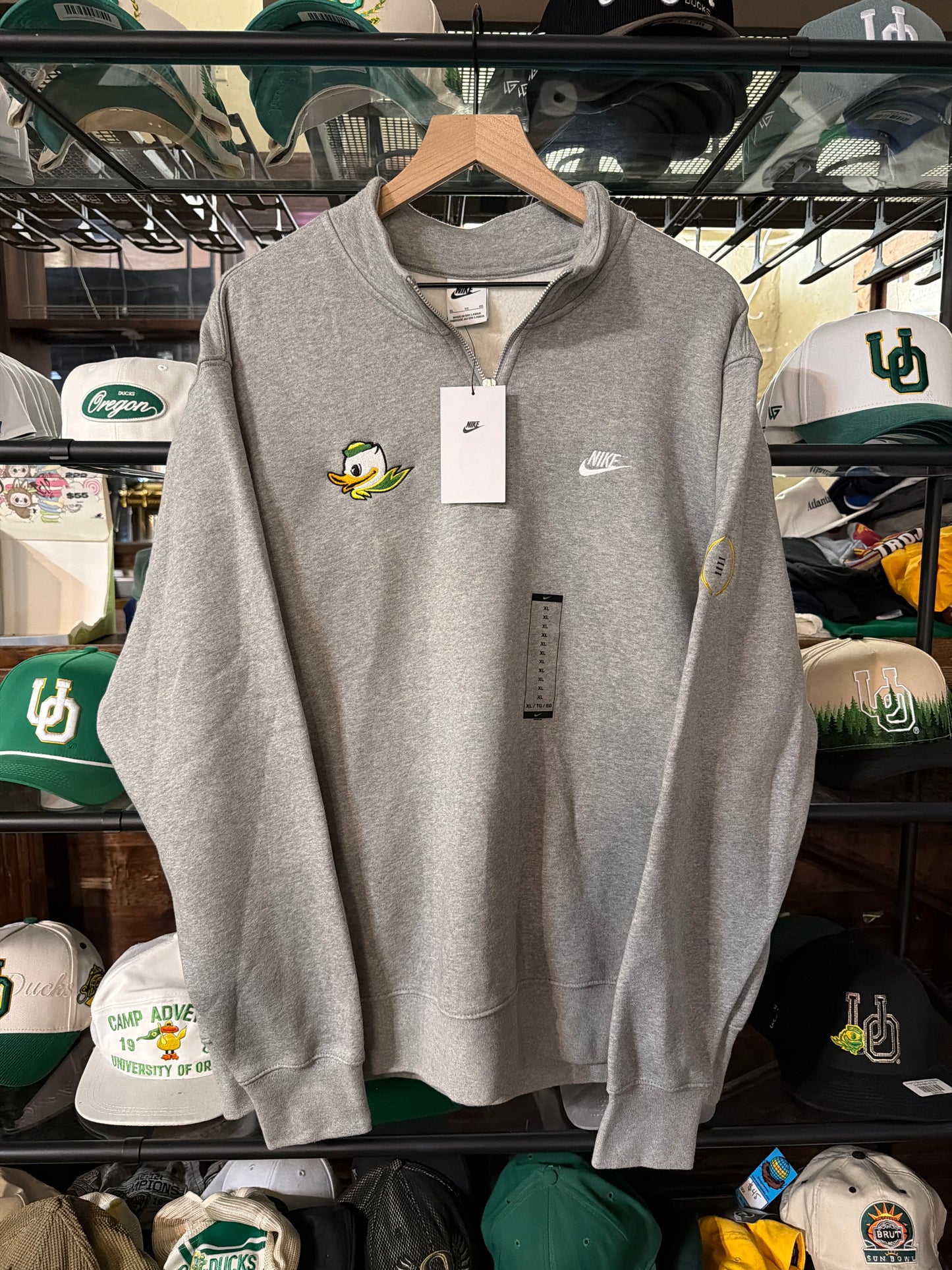 Rare Donald CFP Q-zip New (XL)