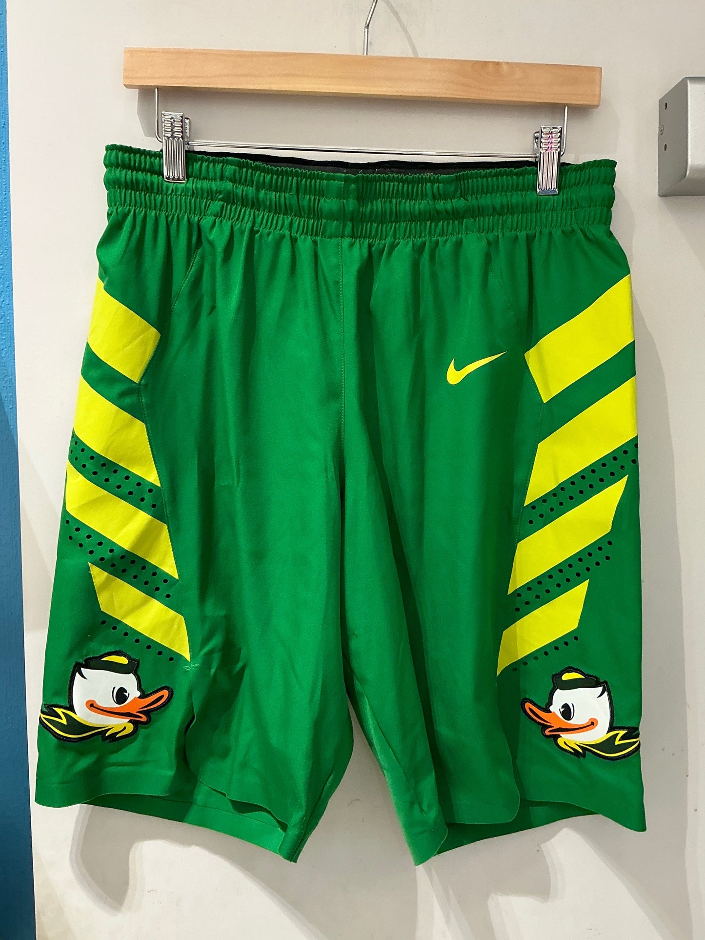 Oregon Team Issued Basketball Shorts (32)