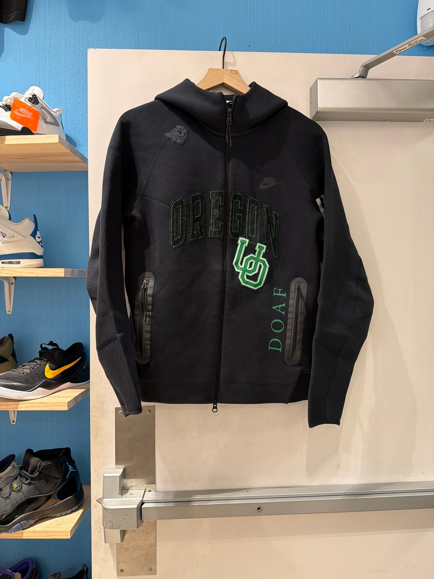 Oregon DOAF Nike Tech (M)