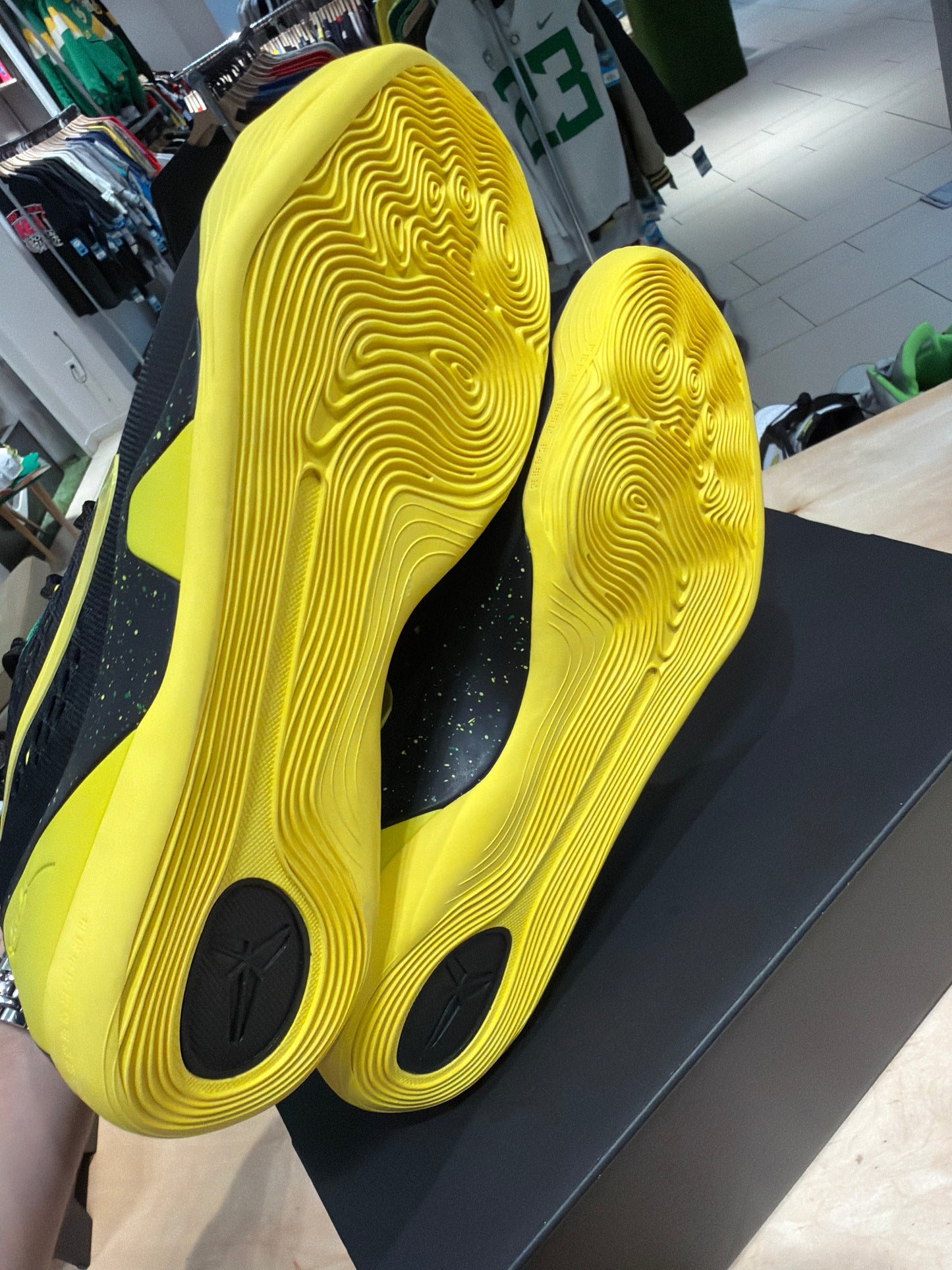 Oregon Kobe PE Promo Sample New (10 Men’s)