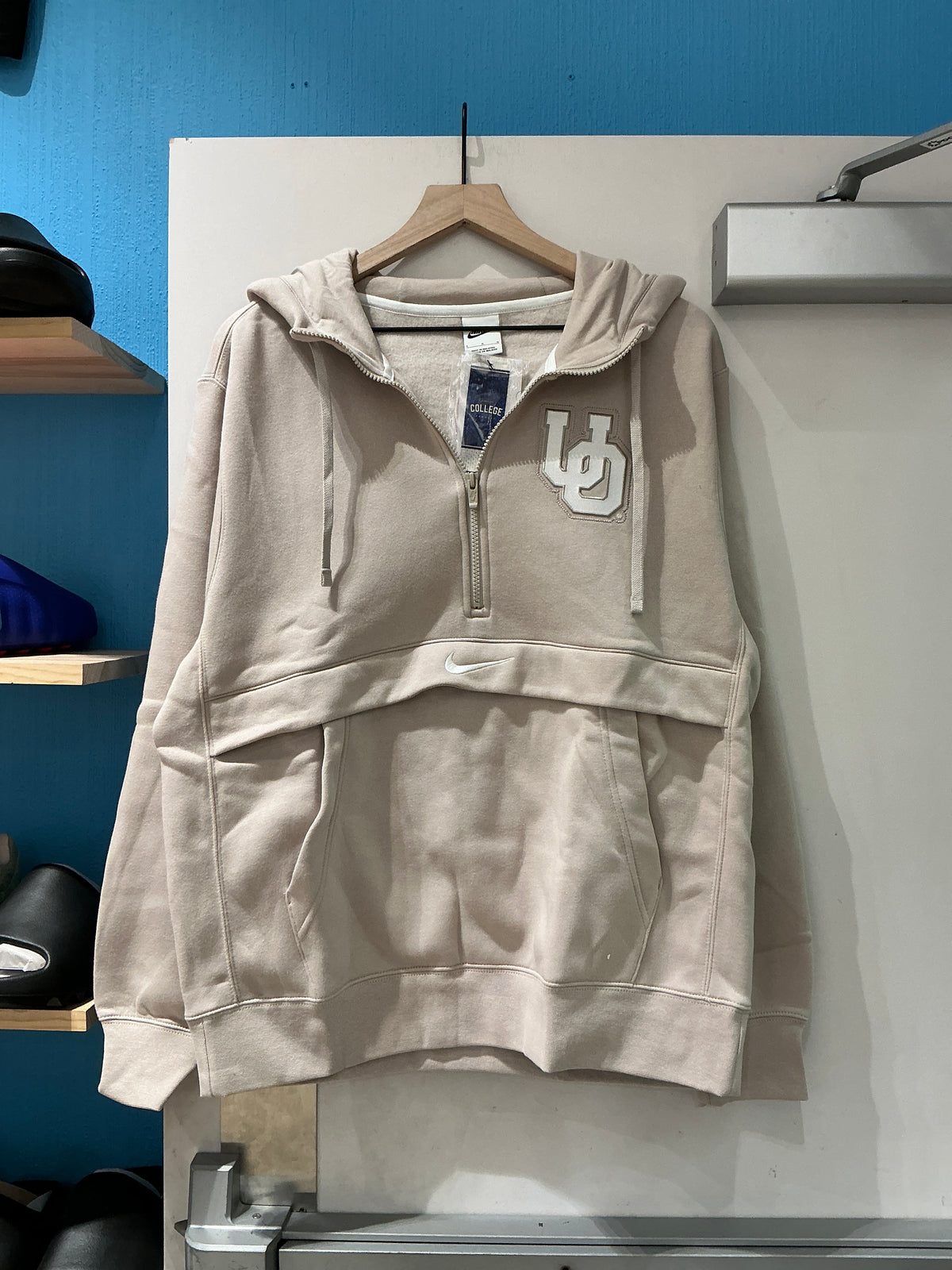 New Nike UO Hooded Q-Zip (L)