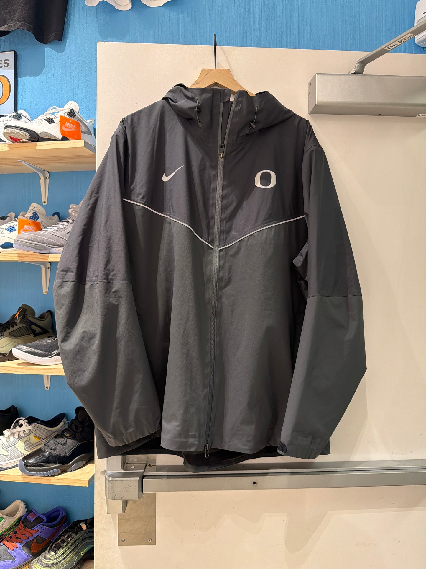 Oregon Storm Fit Nike Team Issued Jacket (2XL)