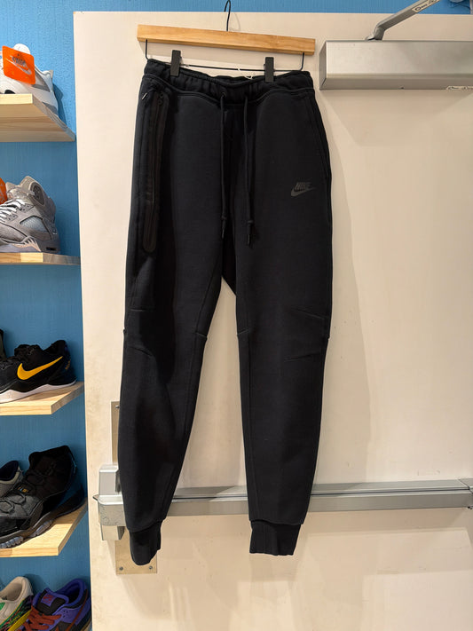 Nike Tech Sweats (S)