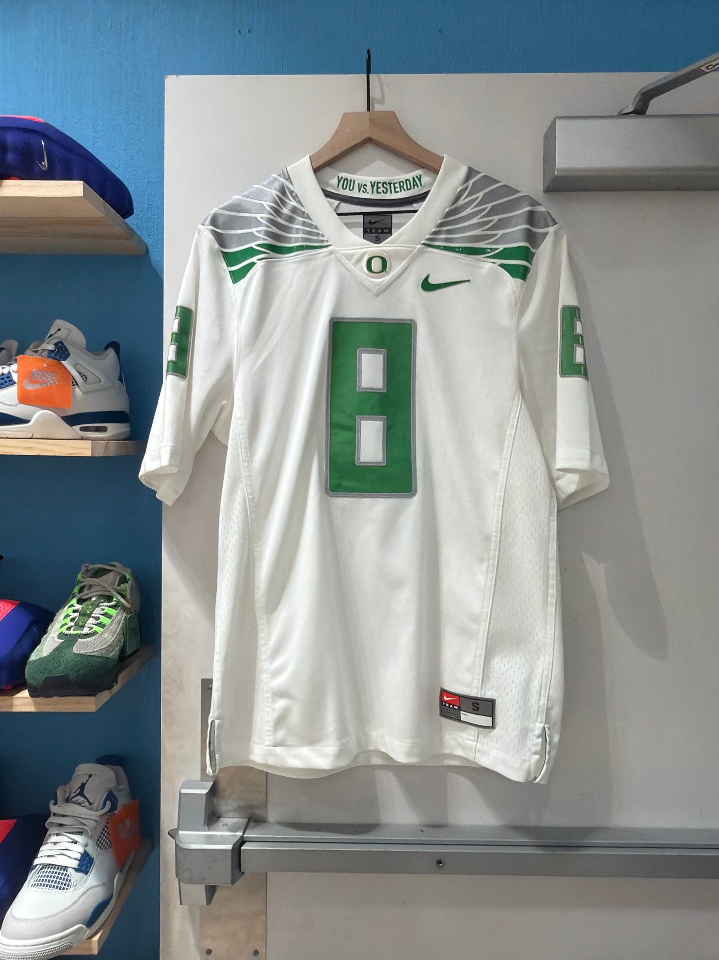 Oregon #8 Mariota Jersey (Small)