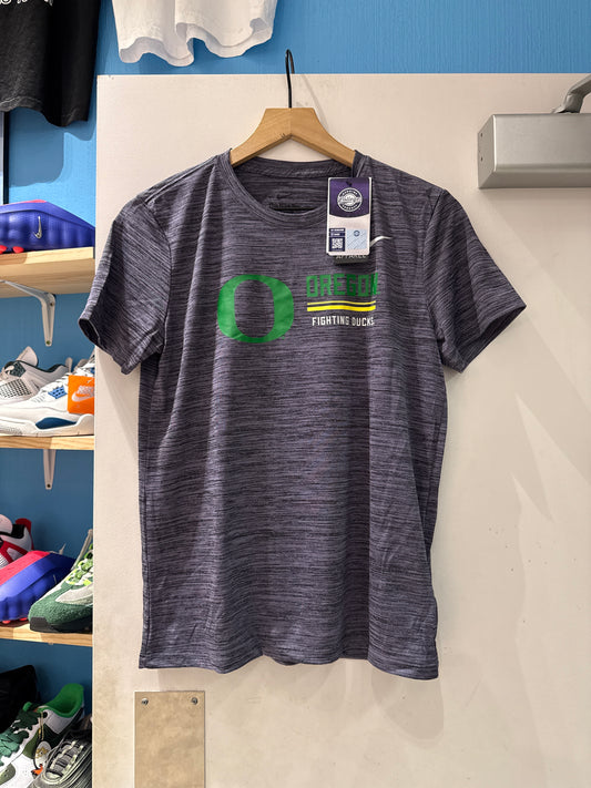 New Team Issued Nike Oregon Fighting Ducks Tee with Tags (Women’s S)