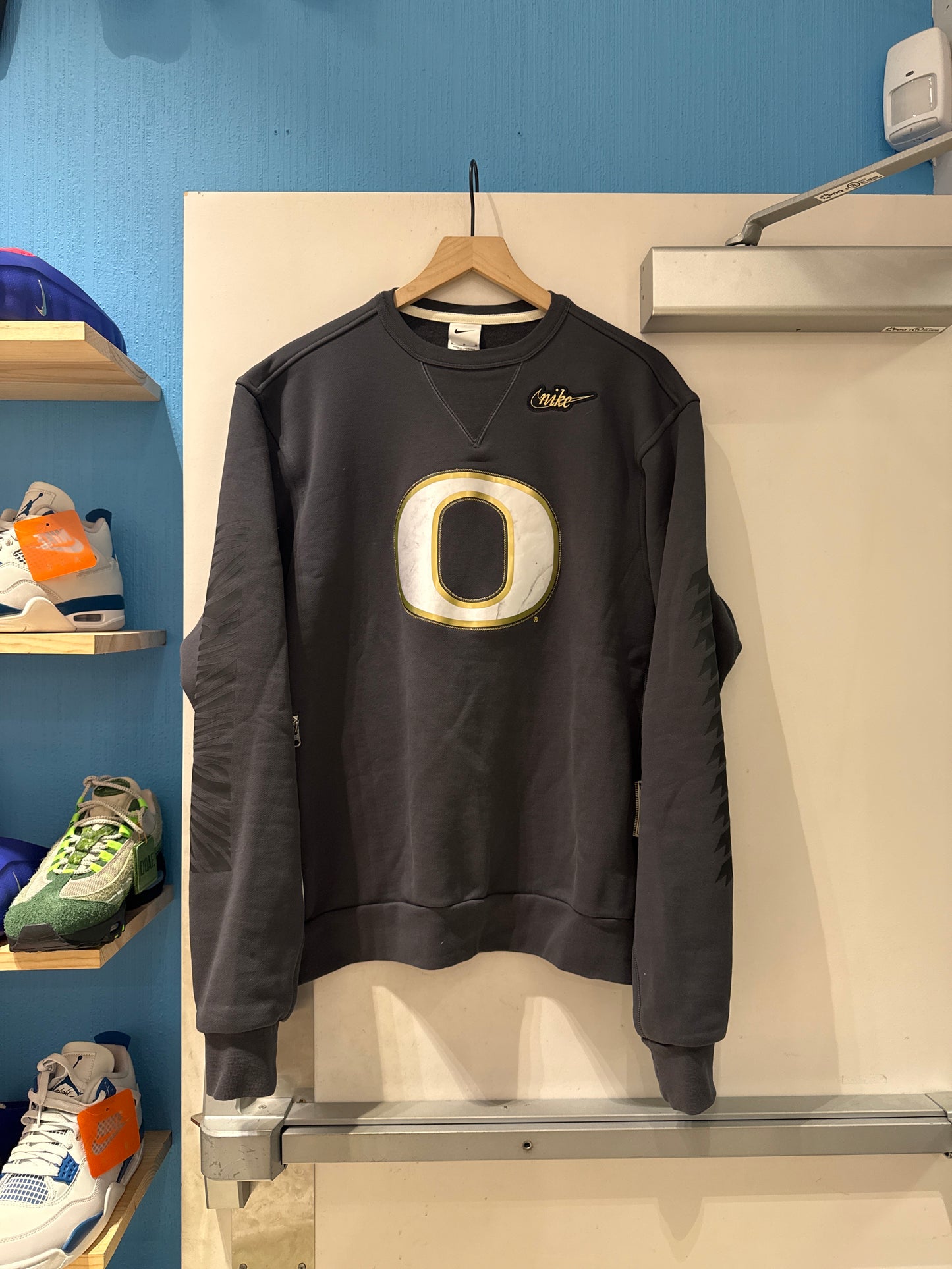 Oregon Nike Shoe Duck Crewneck (M)