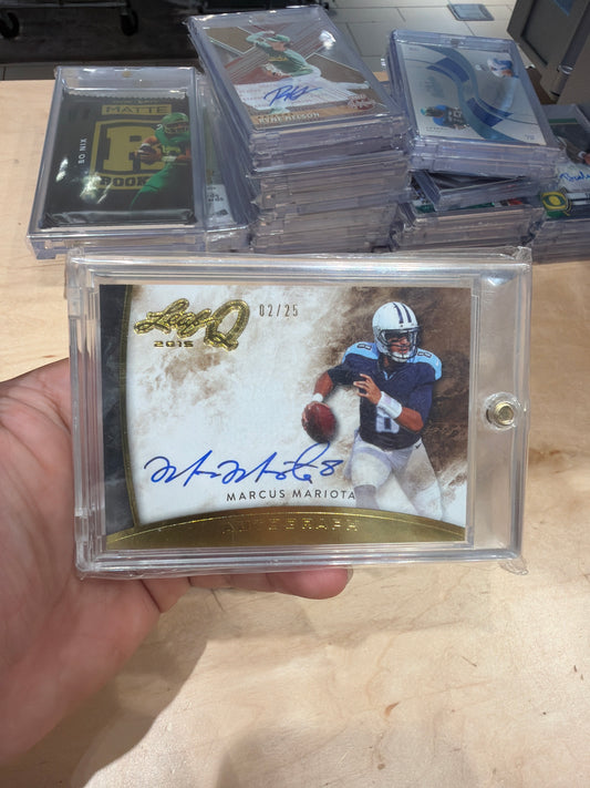 Marcus Mariota Auto 02/25