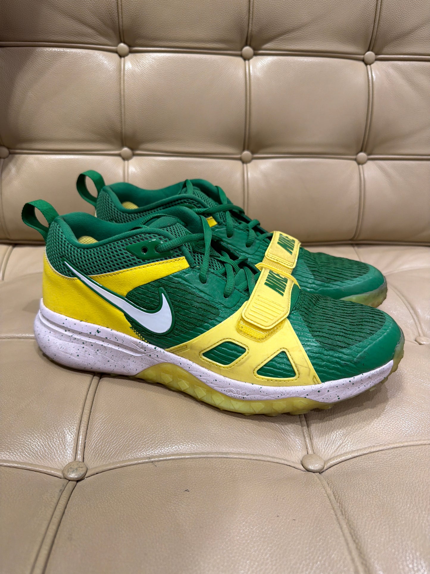 Oregon Ducks Team Issued Trainers (Size 10.5)