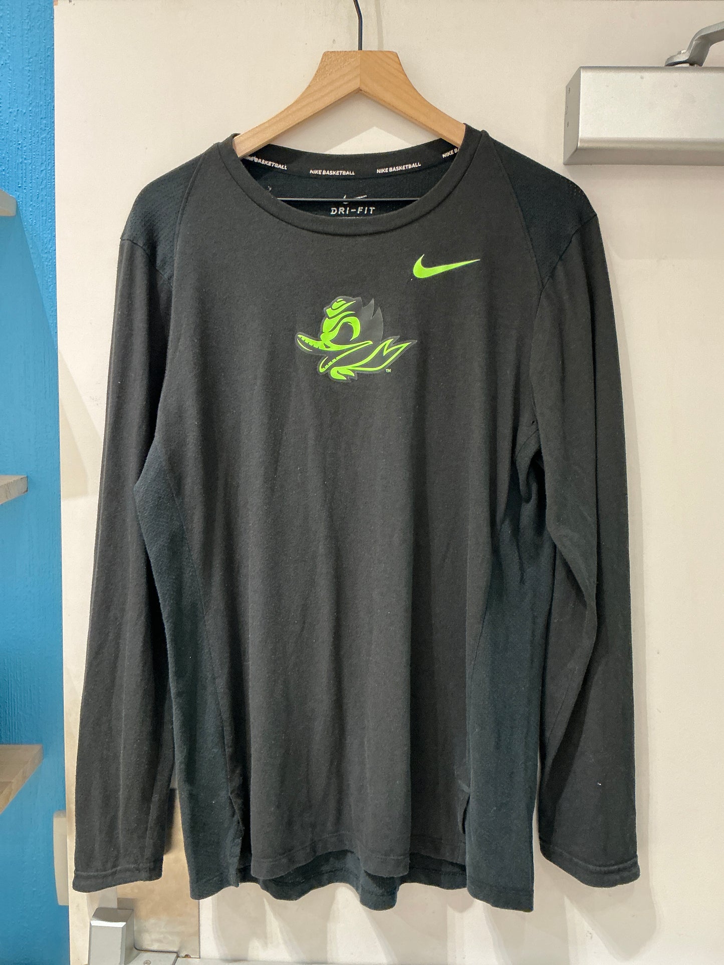 Oregon Long-sleeve Basketball Tee(Medium)