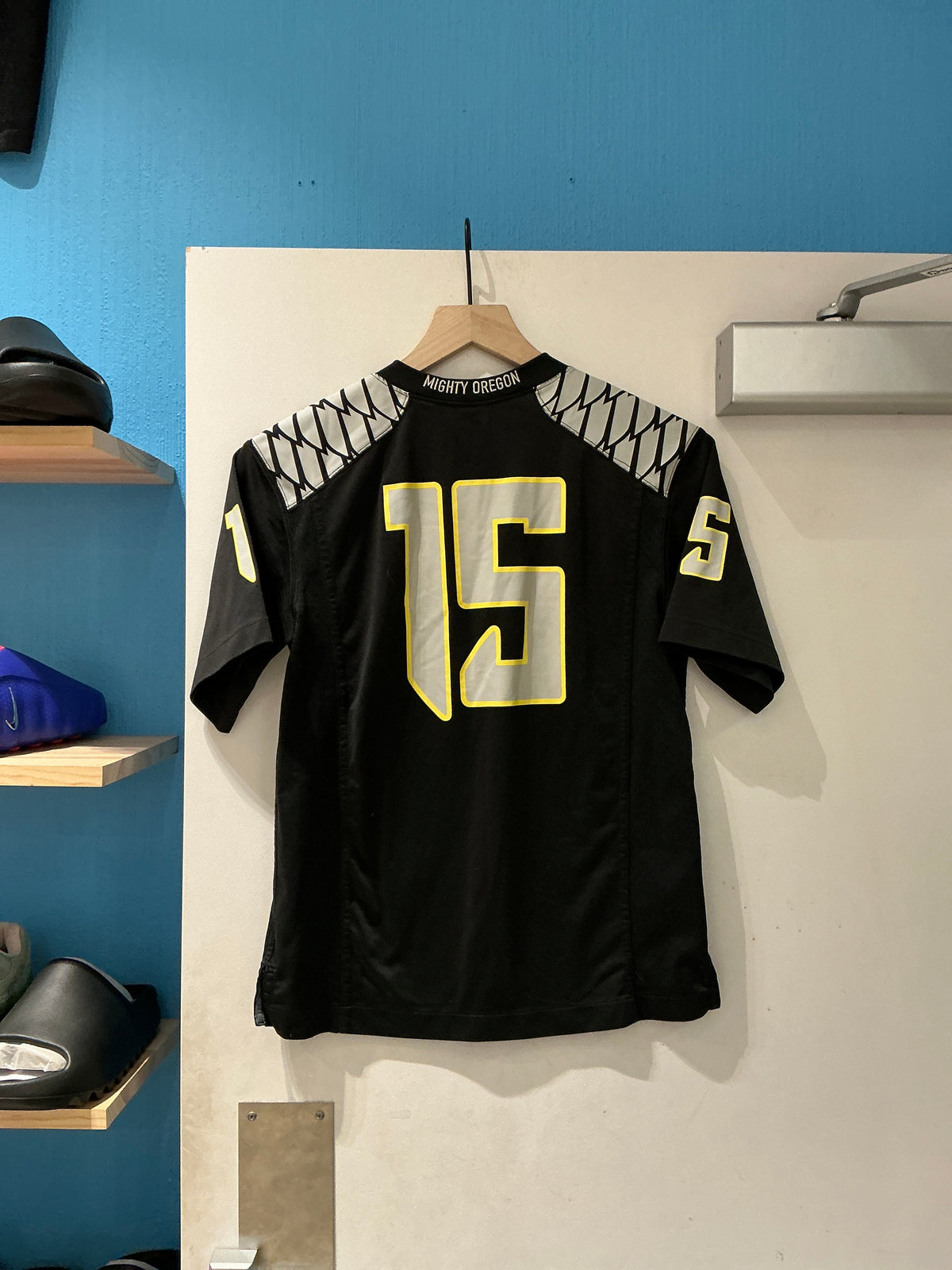Nike Oregon Ducks Jersey #15 (Youth M)