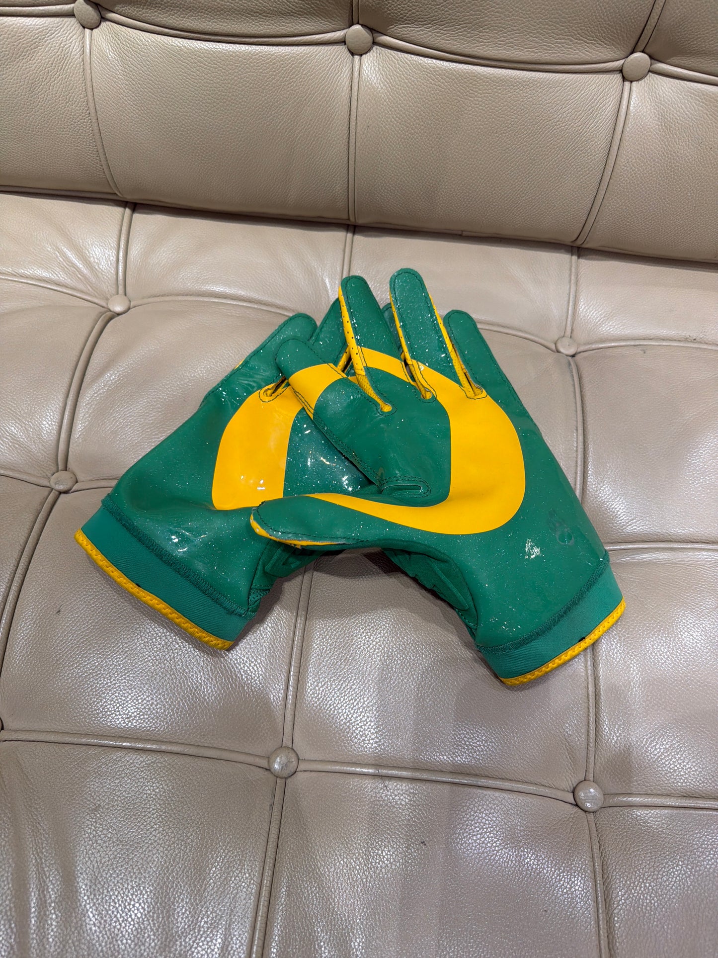 Oregon Team Issued Gloves (2XL)