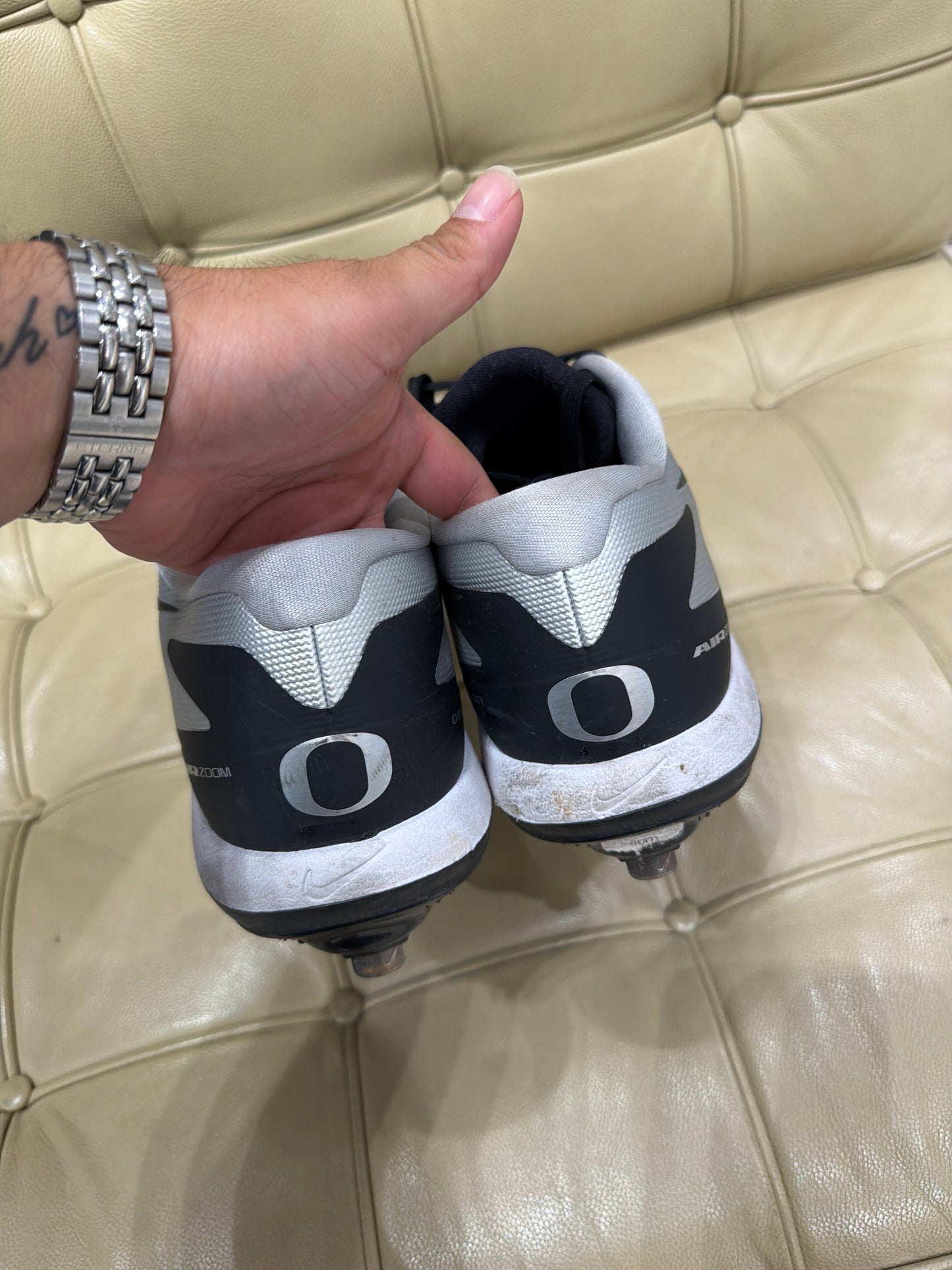 Oregon Team Issued Game Worn Cleats (Size 14)