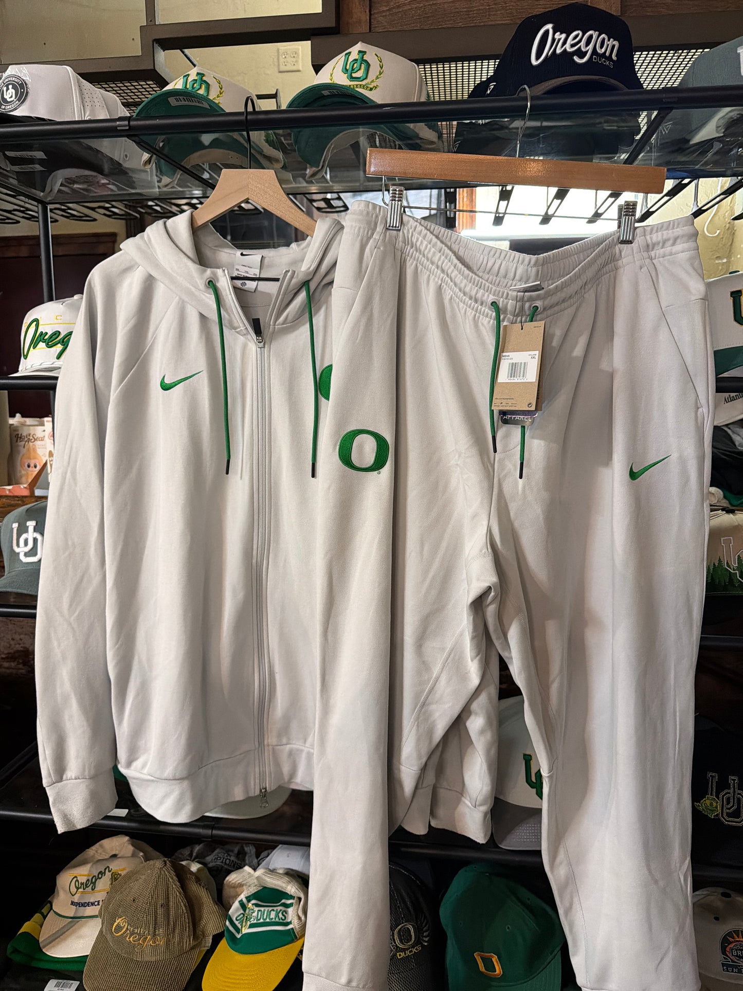 Oregon Team Issued Travel Suit New (XXL)