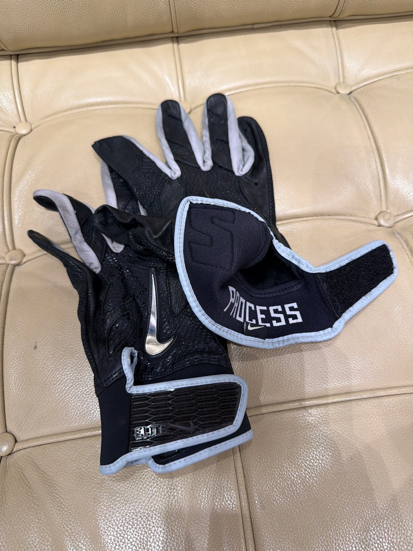 Oregon Team Issued / Game Worn Baseball Gloves (XXL)