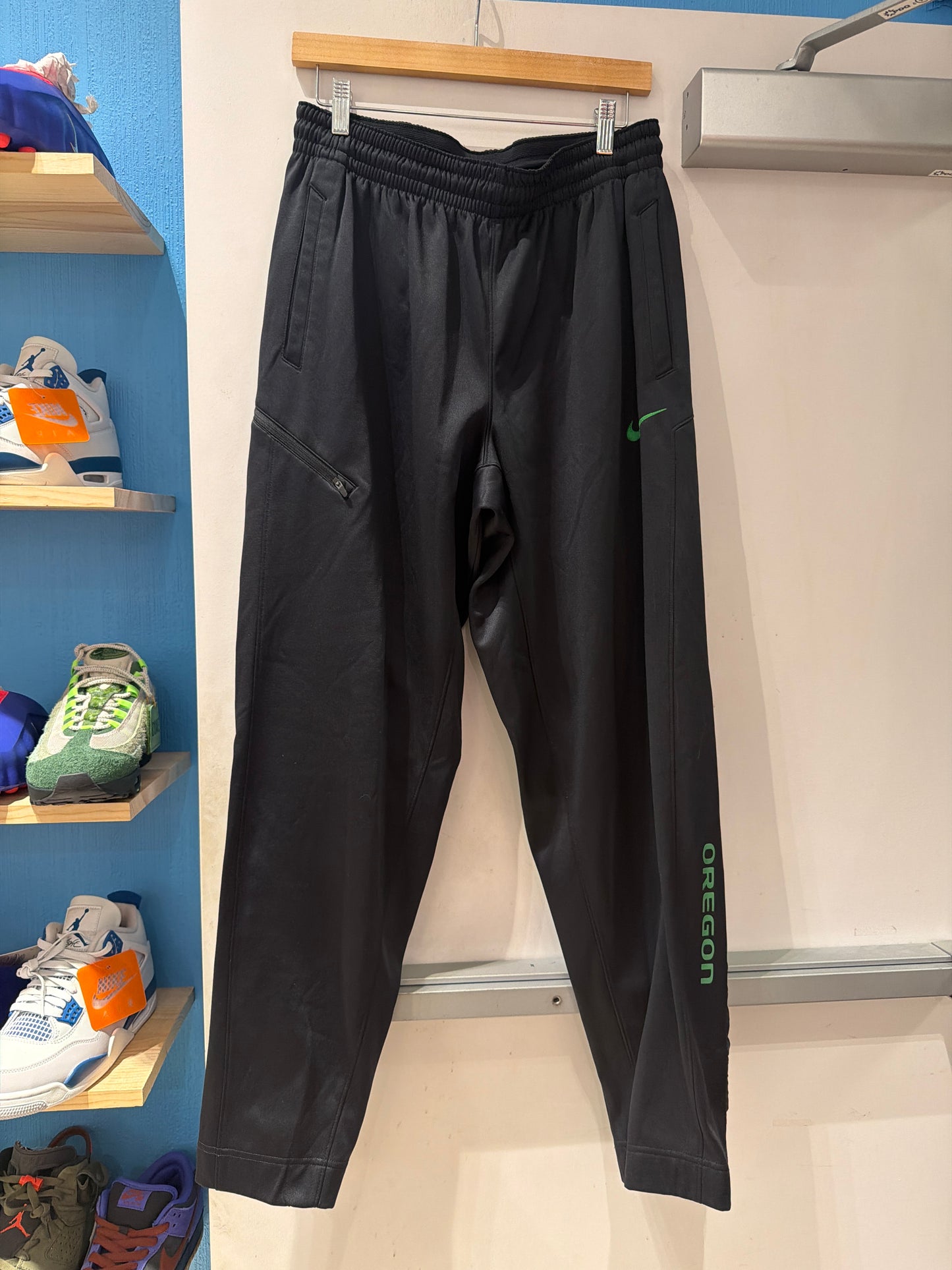 Oregon Team Issued Sweats (Large)