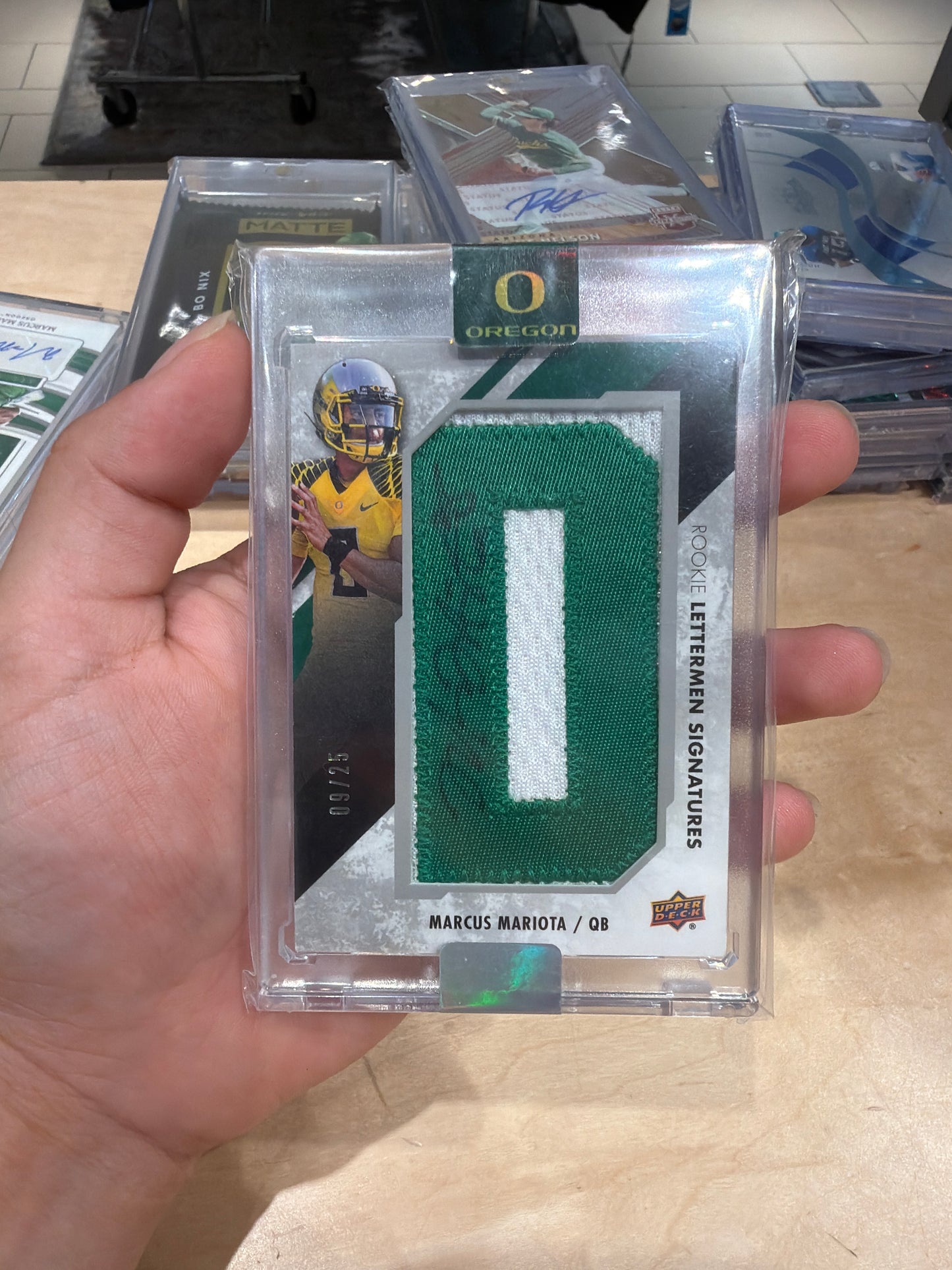 Marcus Mariota Letterman Auto 09/25