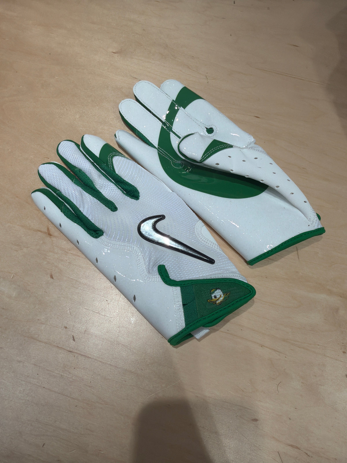 Oregon Team Issued Gloves New (M)