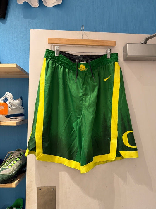 Oregon Team Issued Basketball Shorts (40 / XL)