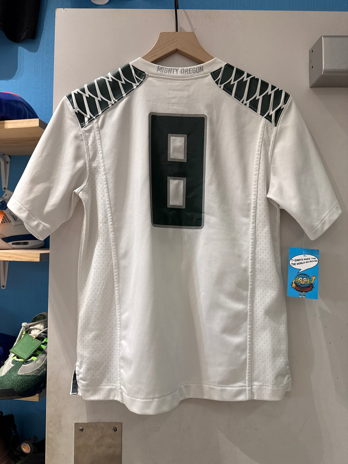 Nike Oregon Ducks #8 Jersey (Youth M)