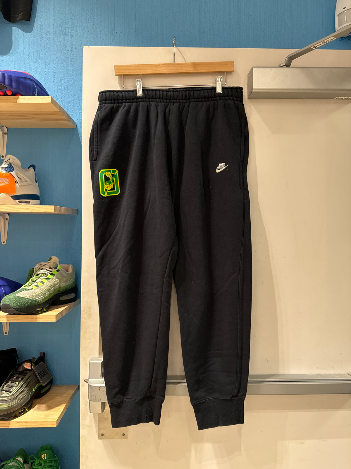Rare Oregon Donald Duck Team Issued Sweatpants (XL)