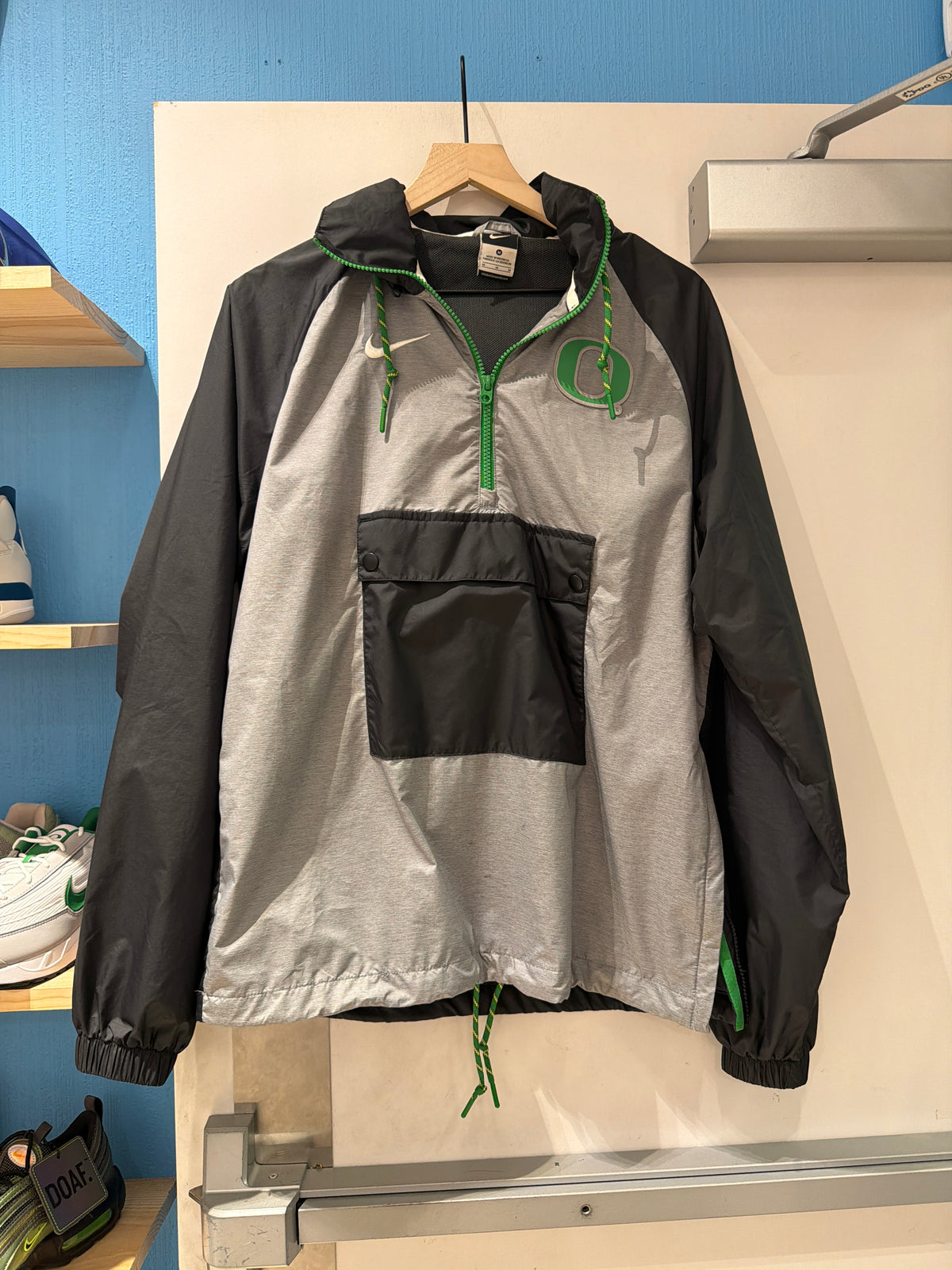 Oregon Windbreaker (Medium)