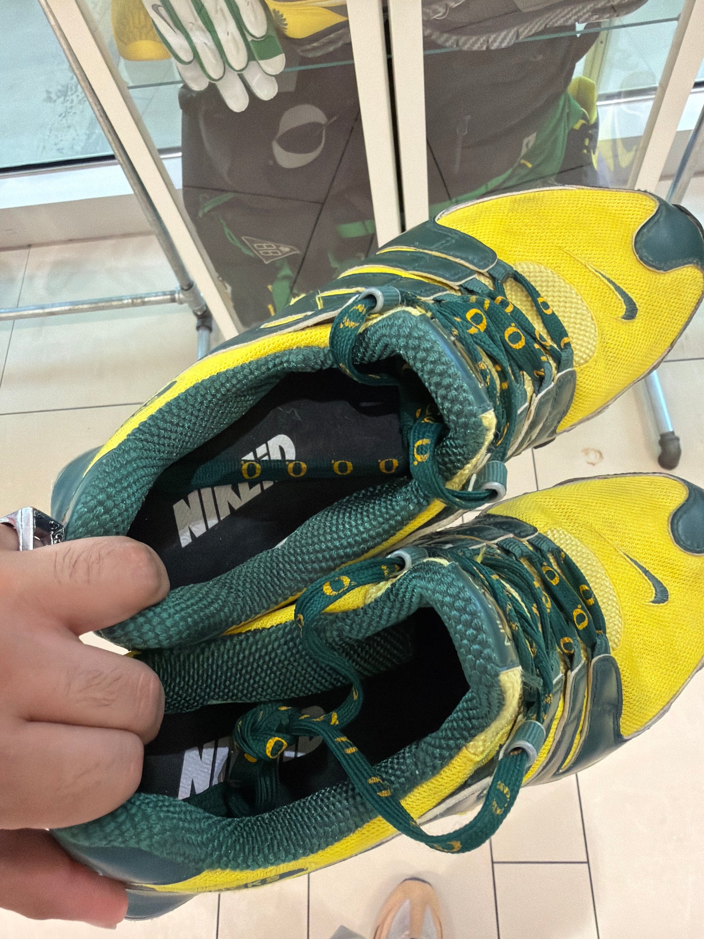 Oregon Nike ID Shocks (9) 2008