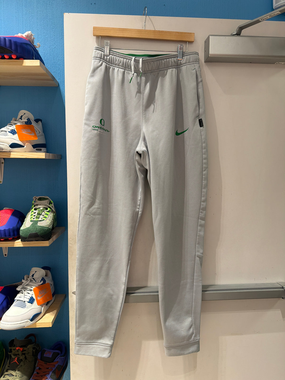 Oregon Team Issued Sweats (Medium)