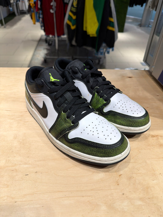 Jordan 1 Low (Size 8)