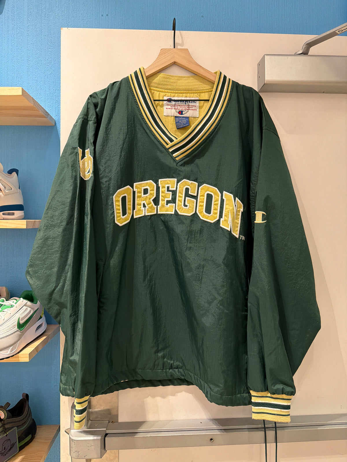 Oregon Champion Windbreaker (Large)