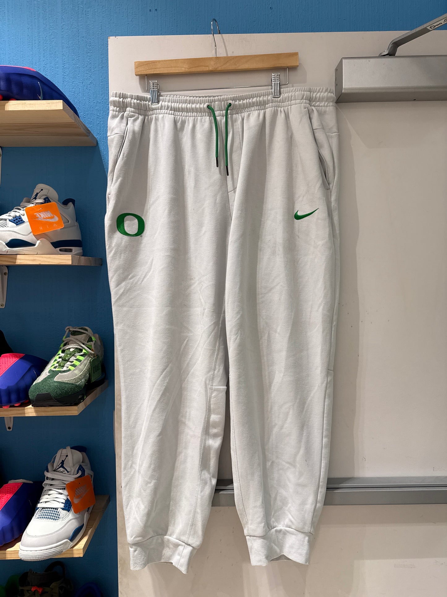 Oregon Ducks Team Issued Sweatpants (XXL)