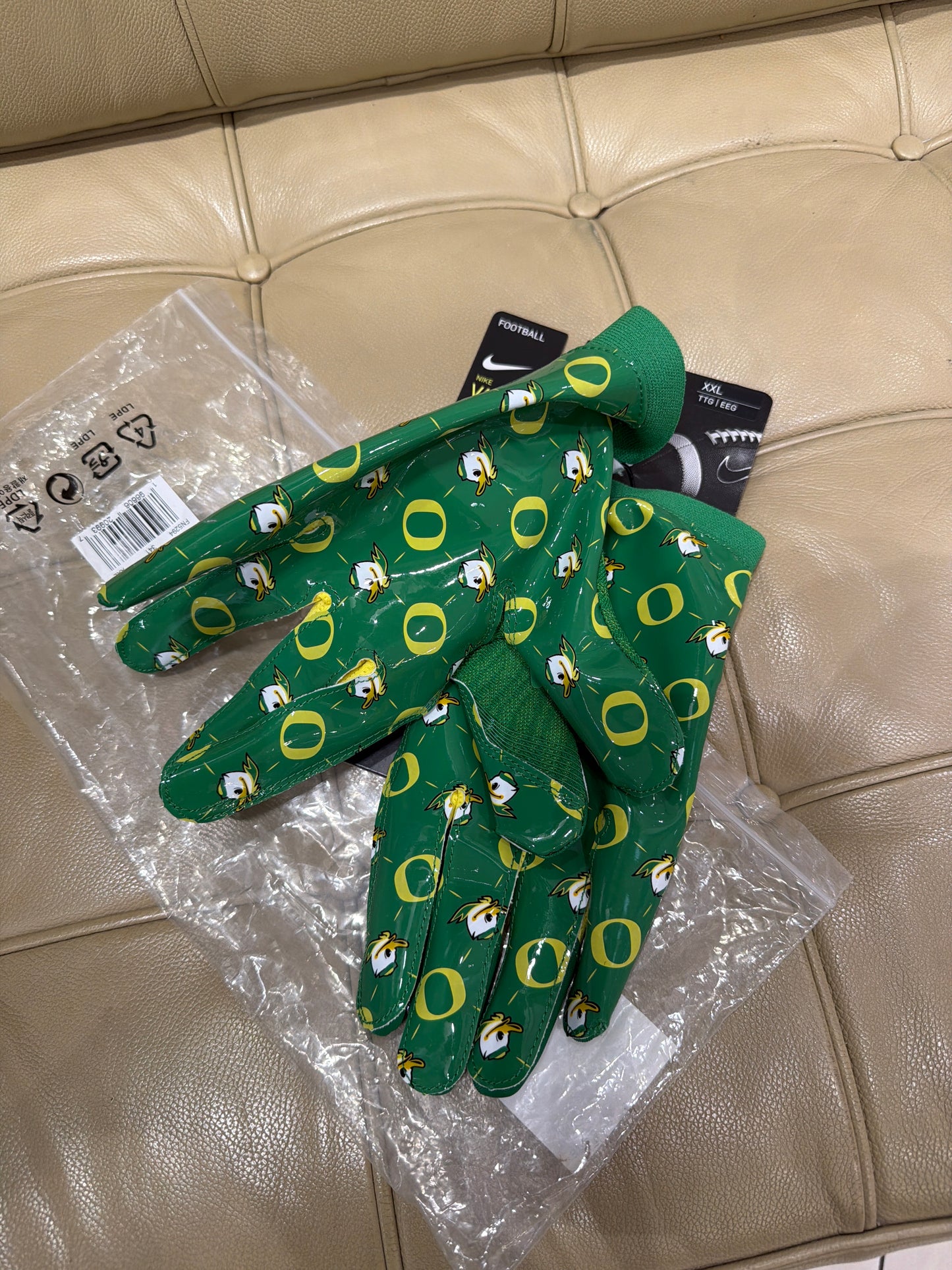 Oregon Team Issued Gloves Rare New (2XL)