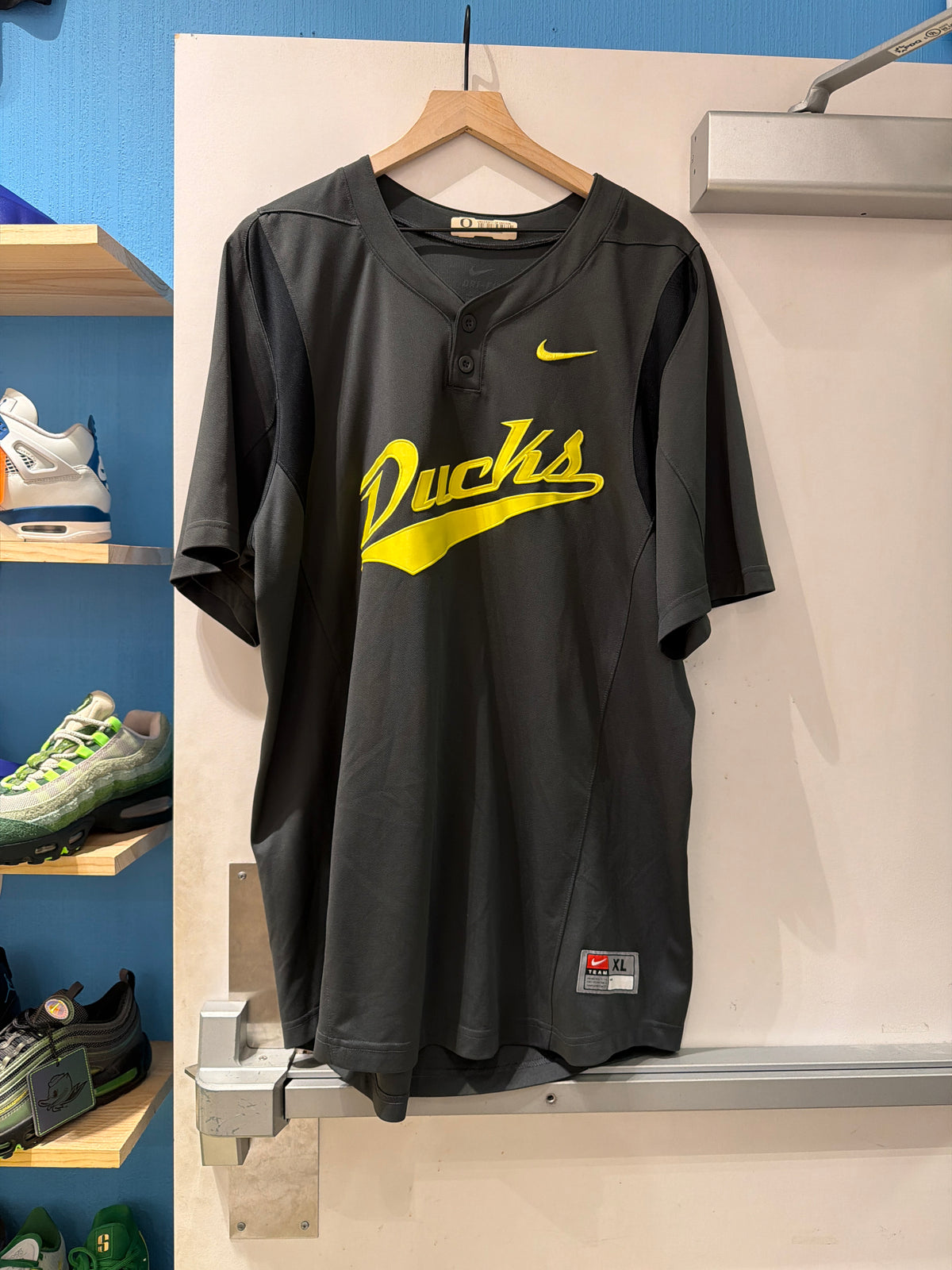 Oregon Baseball Team Issued Jersey (XL)