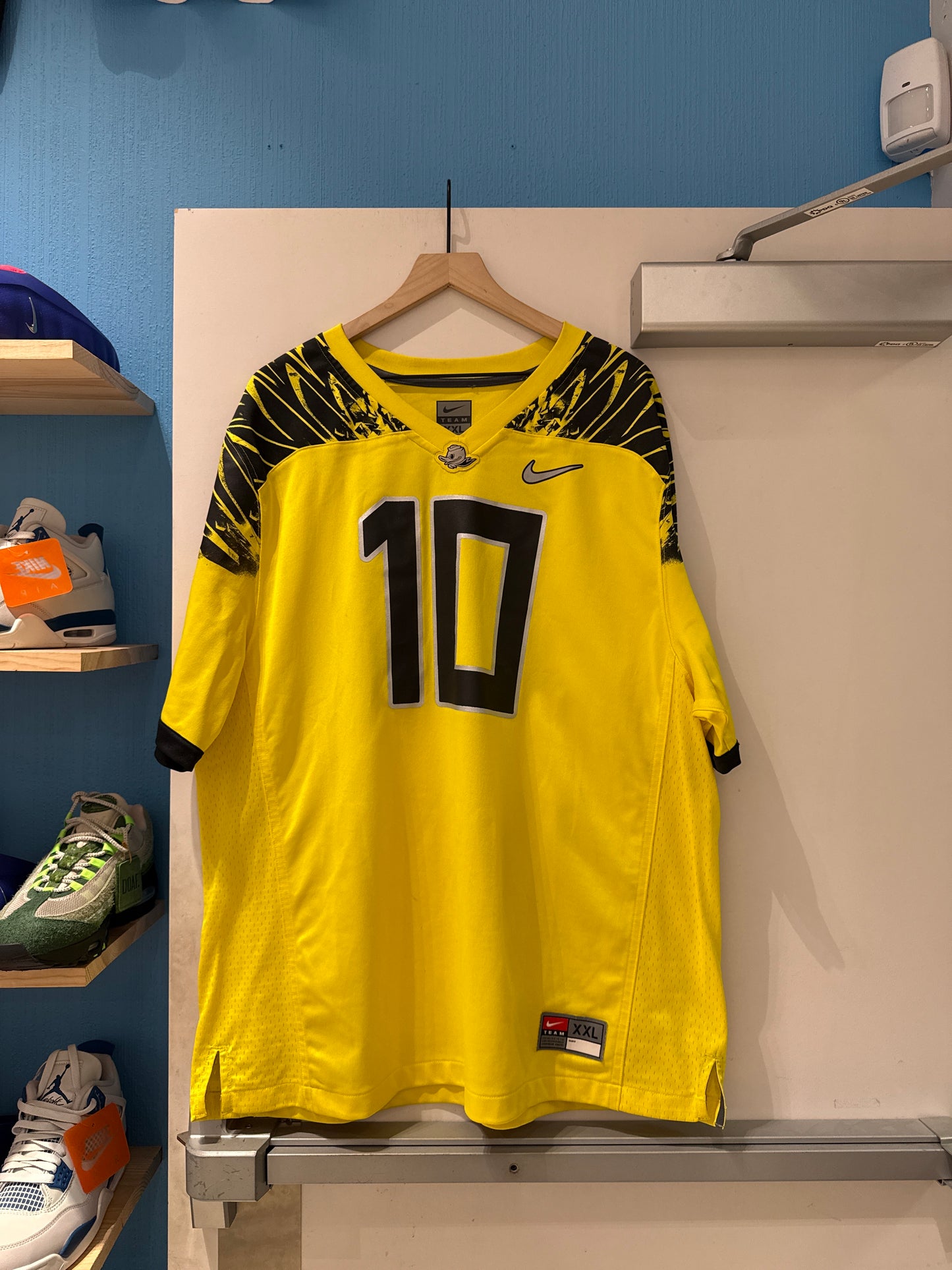 Oregon Ducks #10 Jersey (XXL)