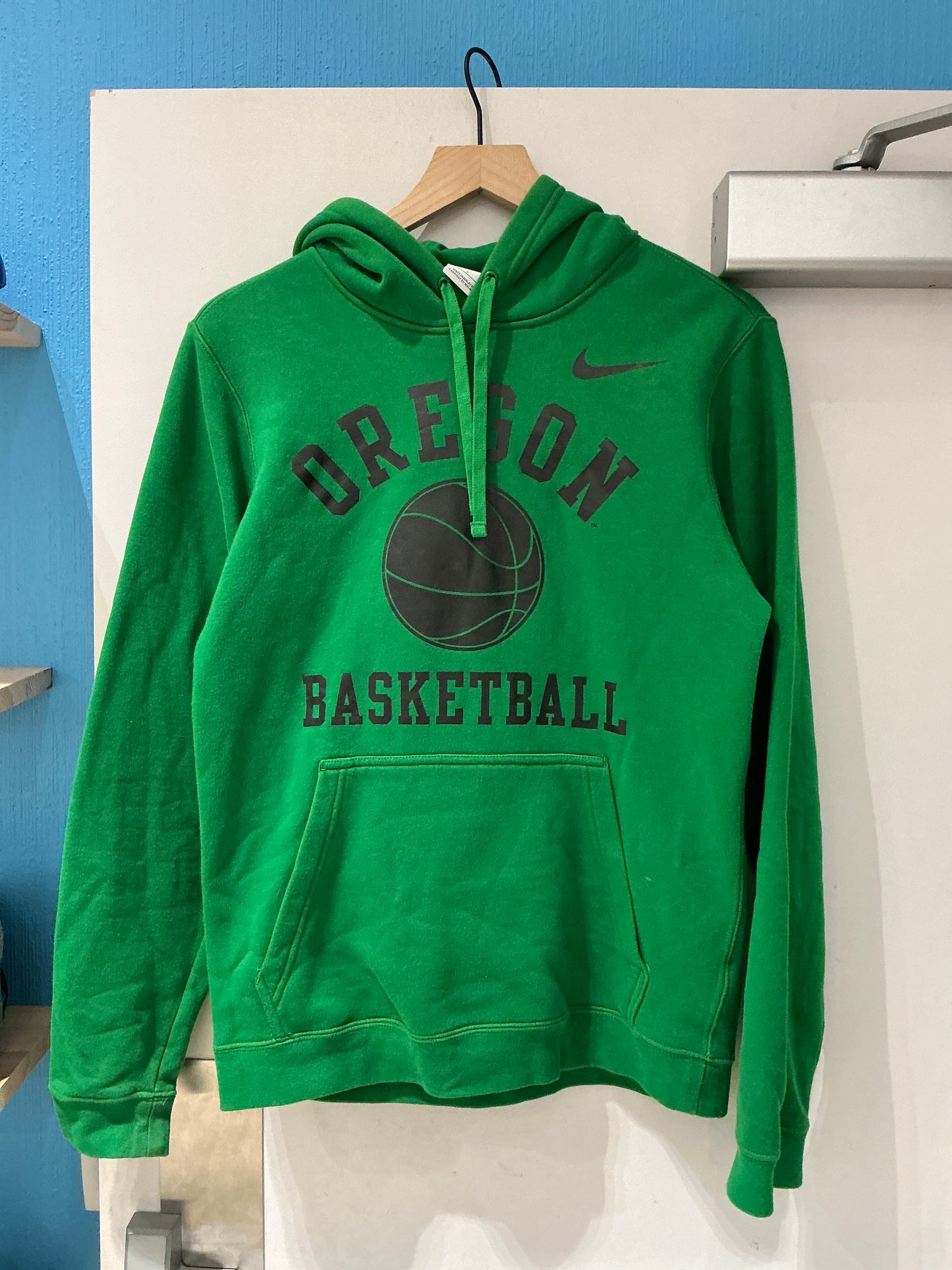 Oregon Basketball Hoodie (Small)