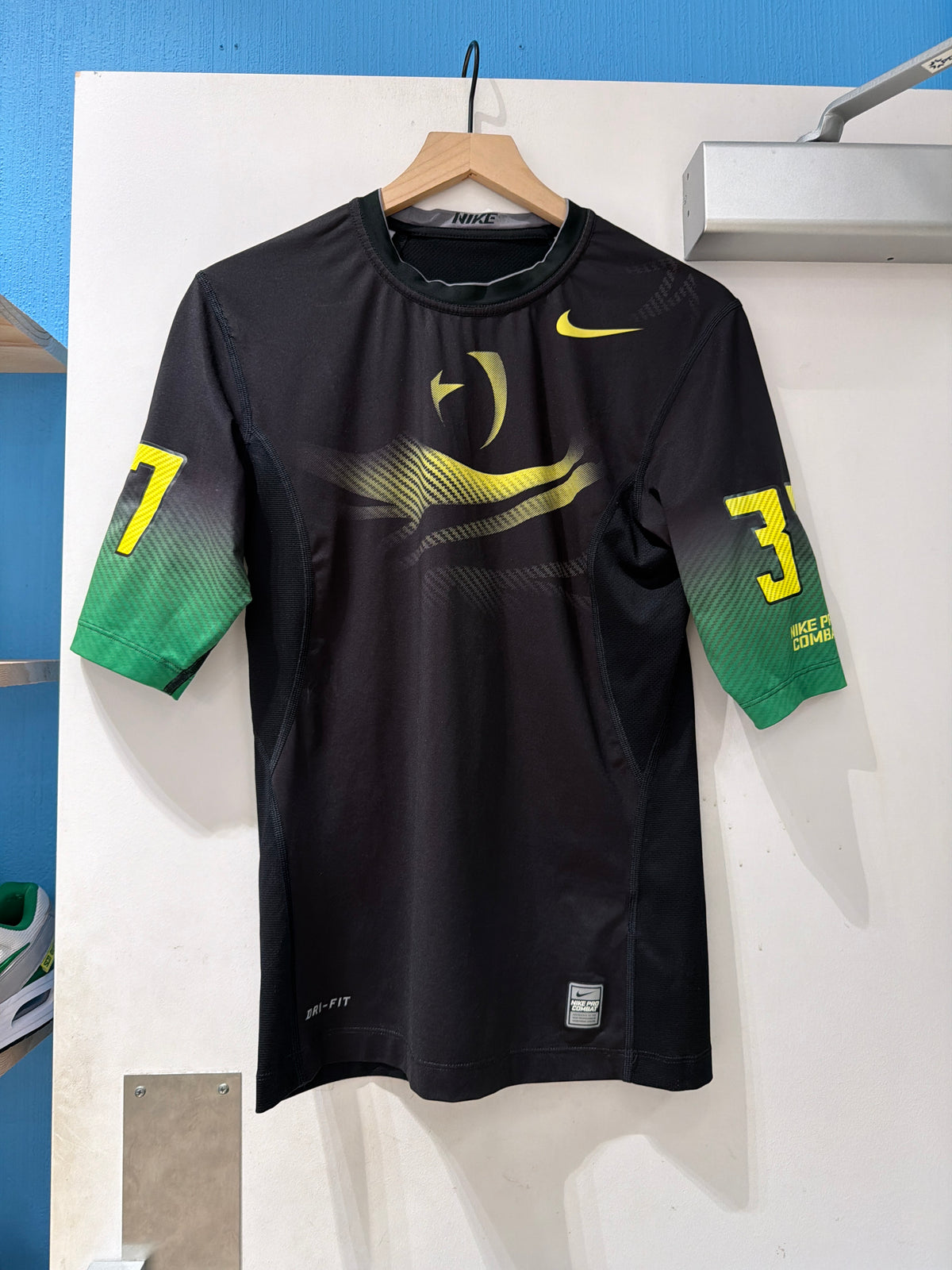 Rare Oregon Team Issued #37 Game Worn Undershirt (Large)