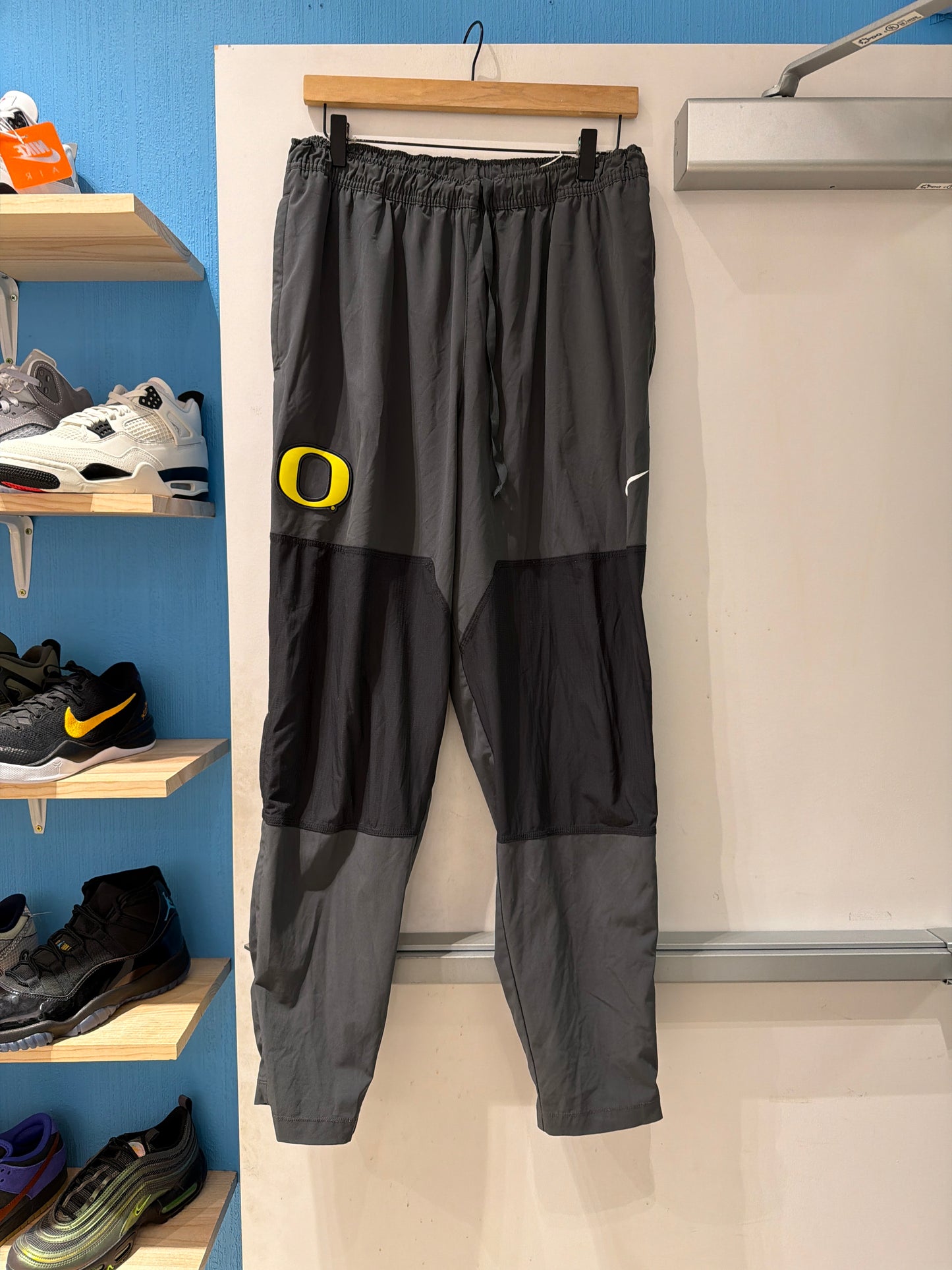 Oregon Team Issued Pants (L)