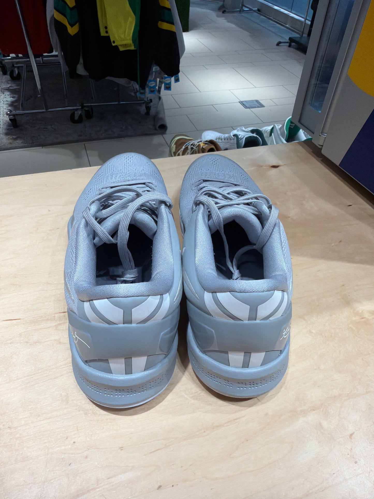 Kobe (Size 9)