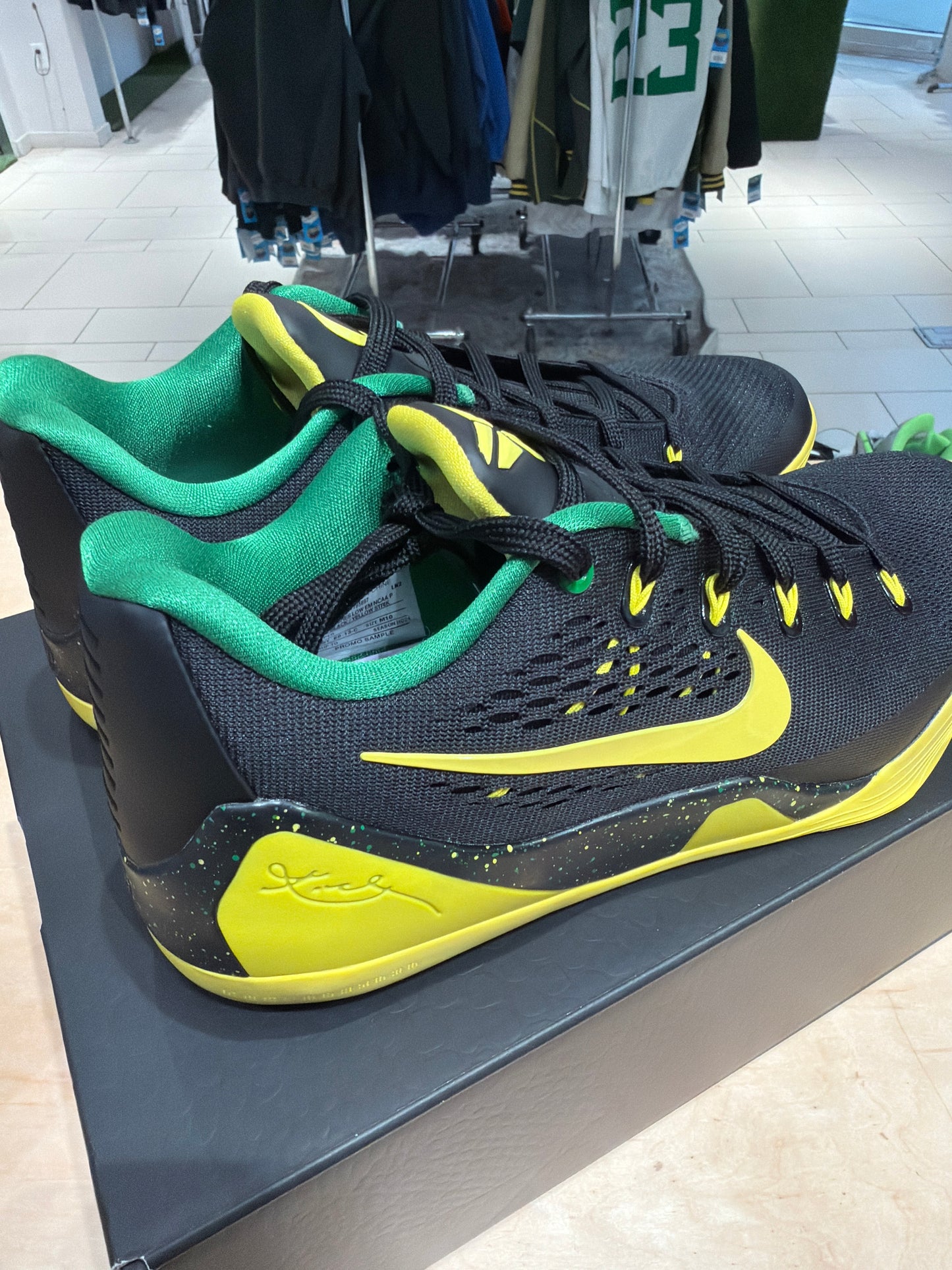 Oregon Kobe PE Promo Sample New (10 Men’s)