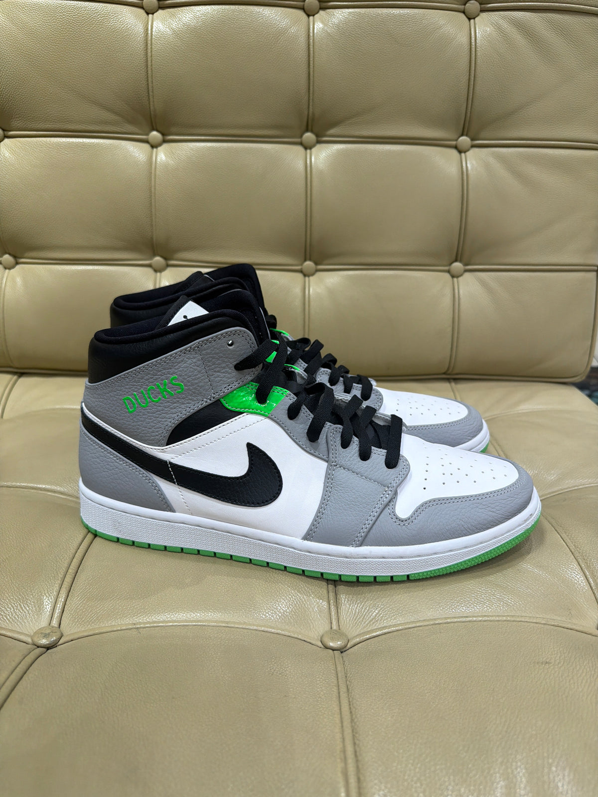 Rare Oregon Jordan 1 Mid Promo Sample Team Issued (11.5)